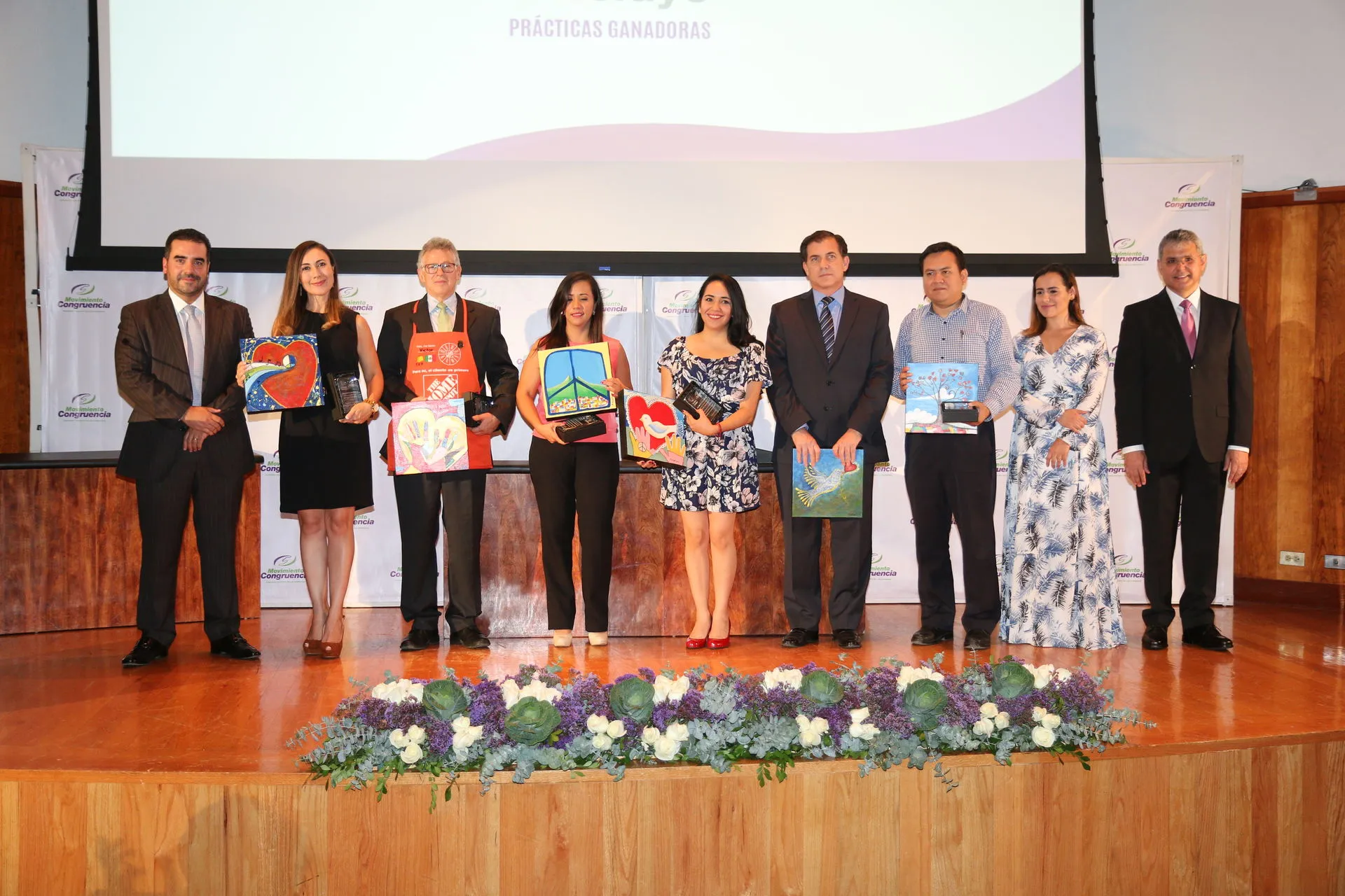 Ganadores de Premios Incluye.