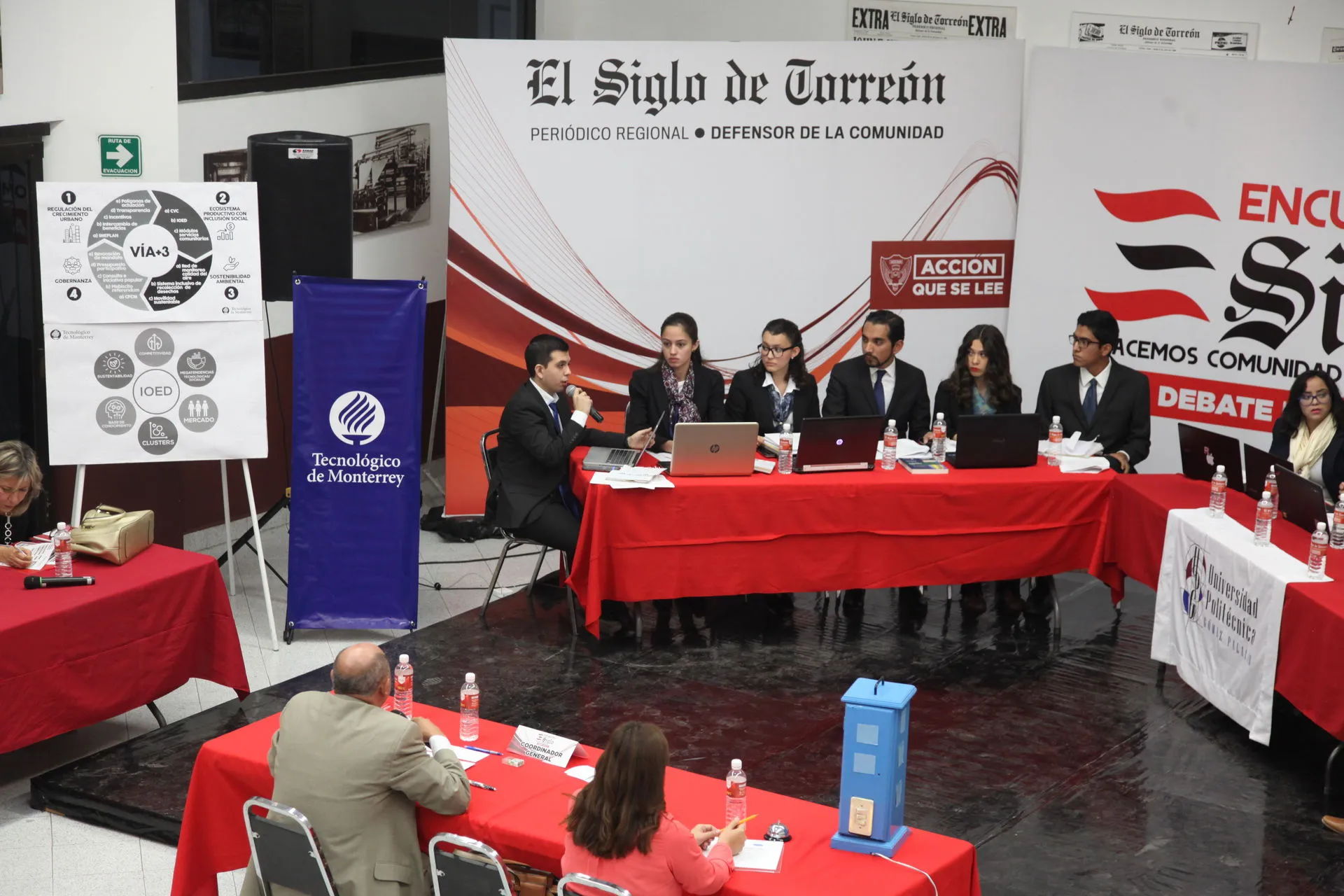 Alumnos del Tec en el debate en Encuentro Siglo. Hacemos Comunidad.