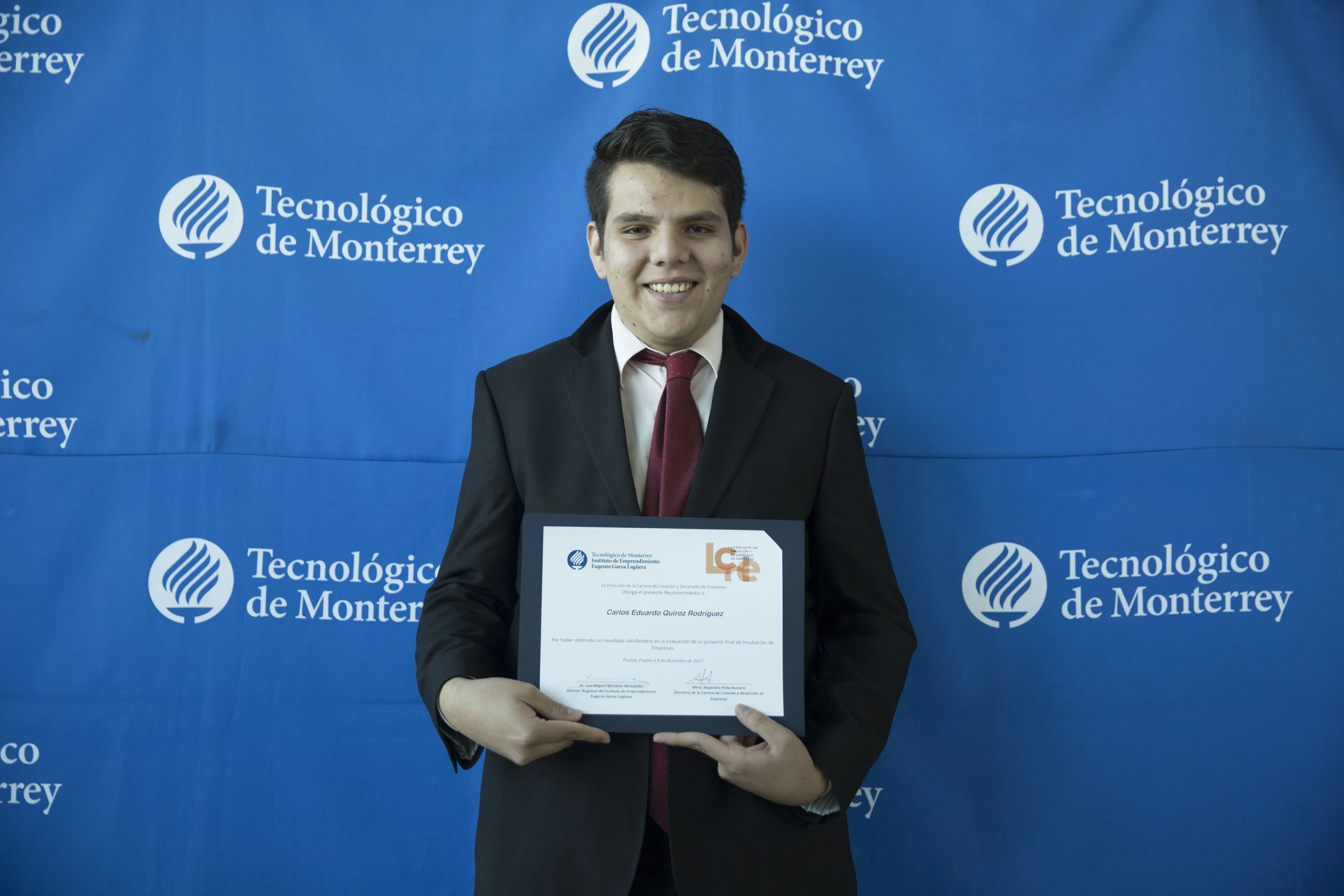 Diogny López graduada del campus Sonora Norte gracias a beca Don Enrique Mazón López