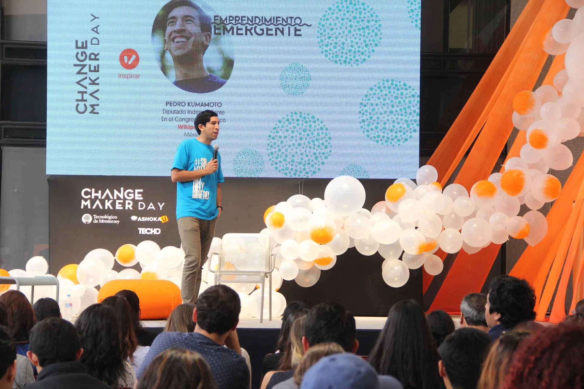 Entre los participantes del encuentro se contó con la presencia del diputado independiente, Pedro Kumamoto.