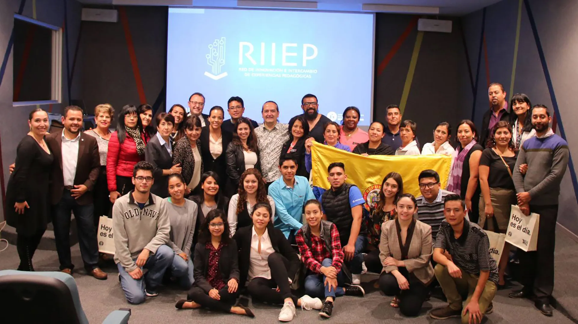 Profesores de Zacatecas y Colombia en el Tec de Monterrey