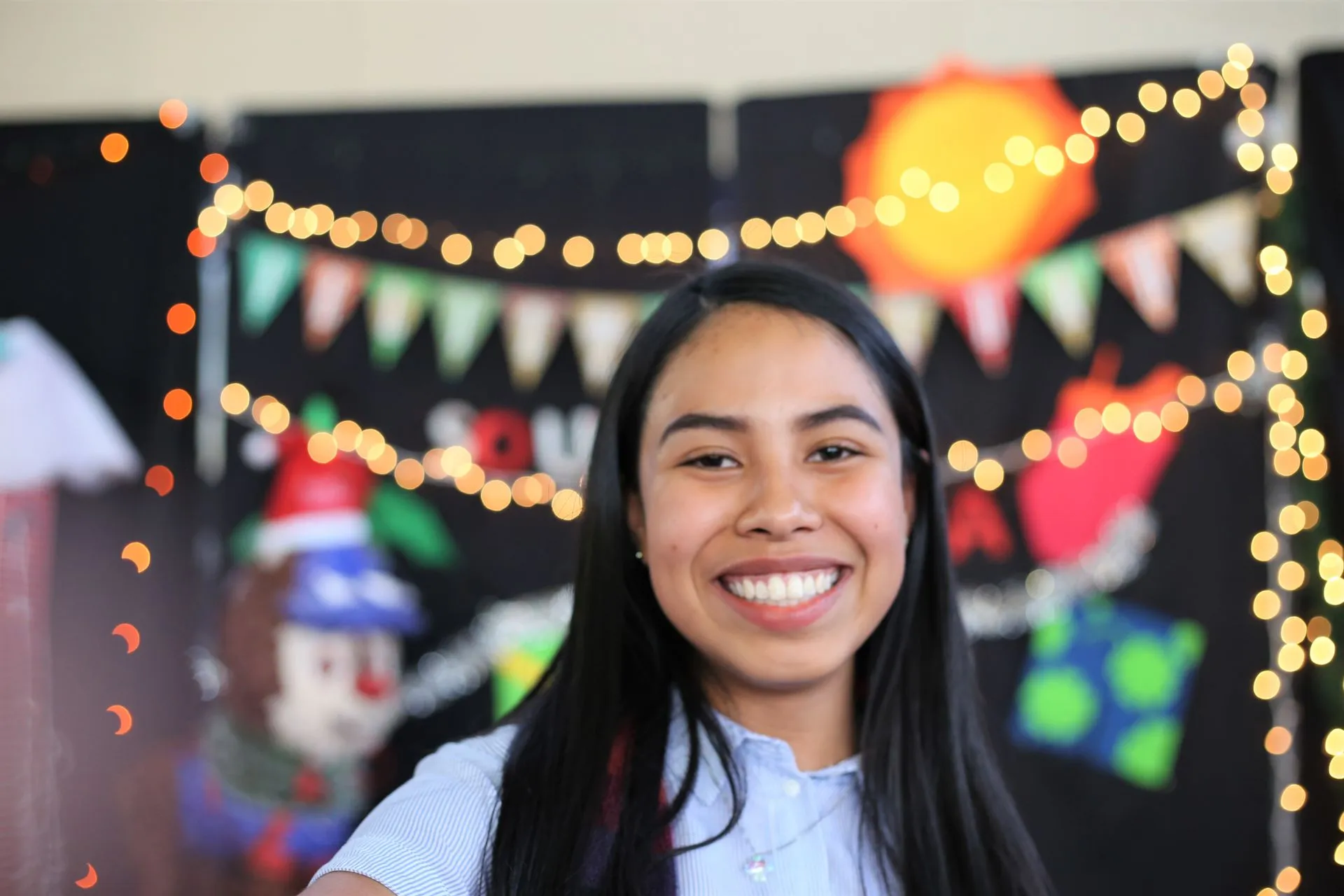 Alumna de PrepaTec en "Christmas around the world"