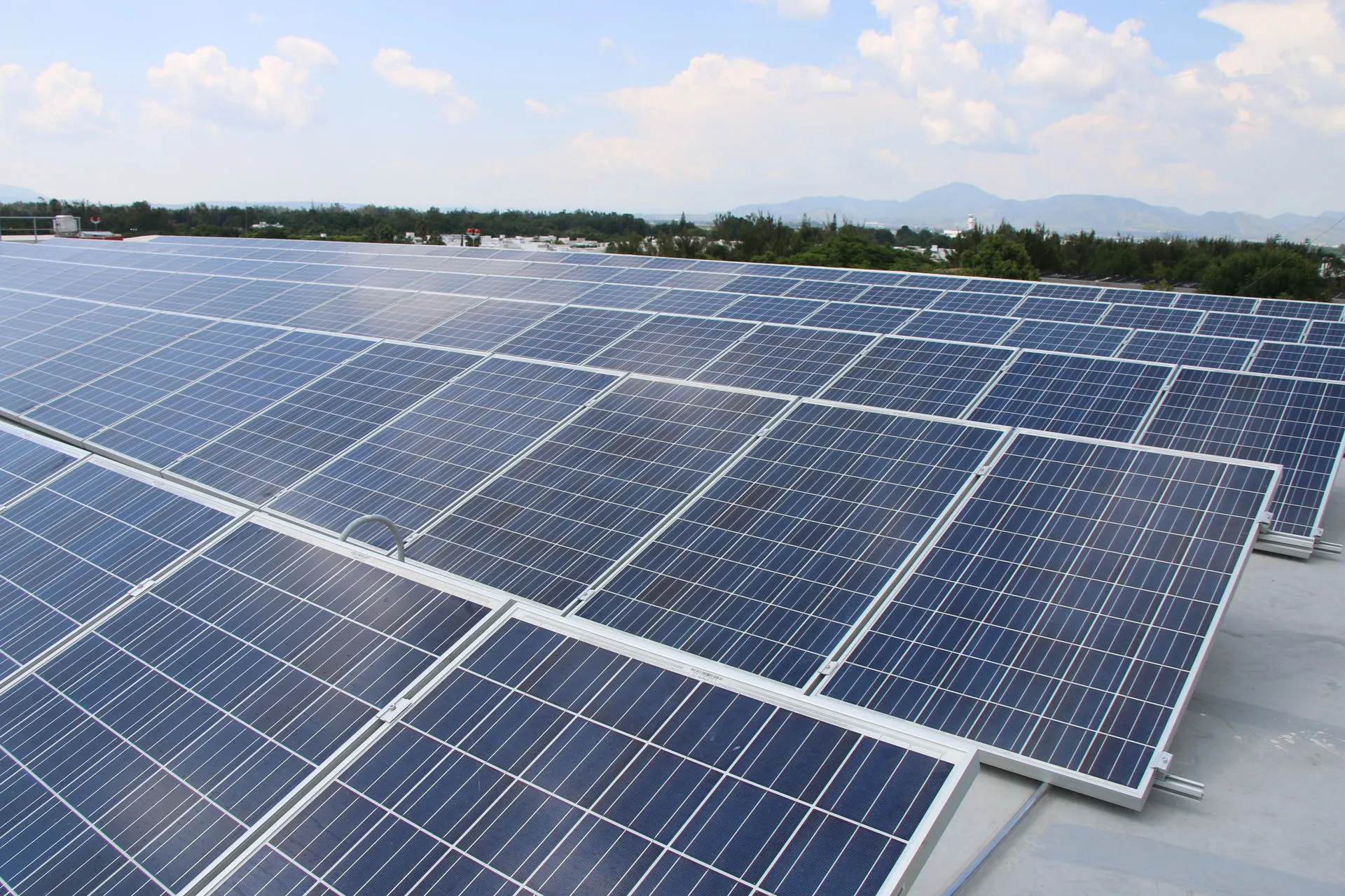 Paneles solares Campus Guadalajara