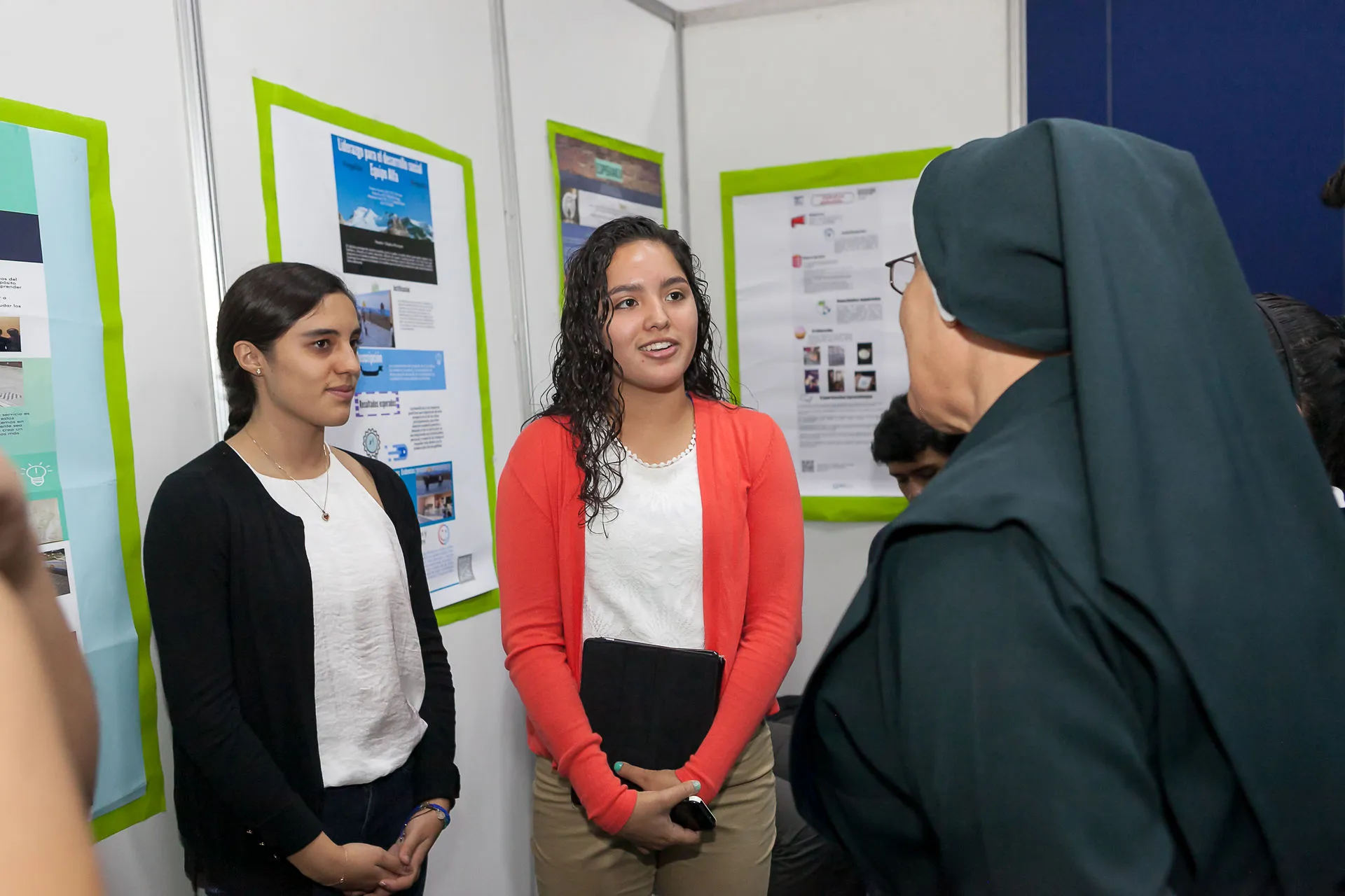Alumnos durante la presentación de sus proyectos