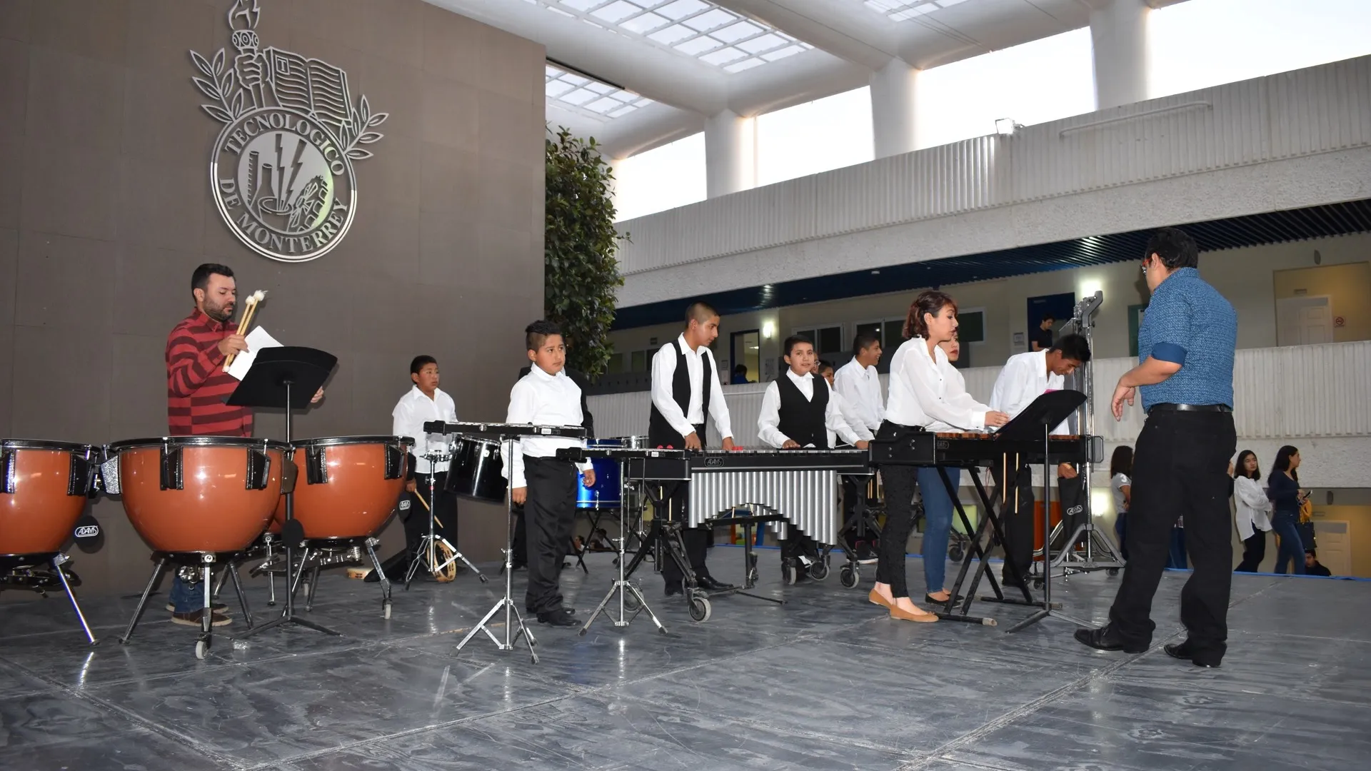 Se presentaron niños de la comunidad de Jesús de monte con su Ensamble de percusiones en el Tec de Monterrey, donde surgió la idea de este proyecto.