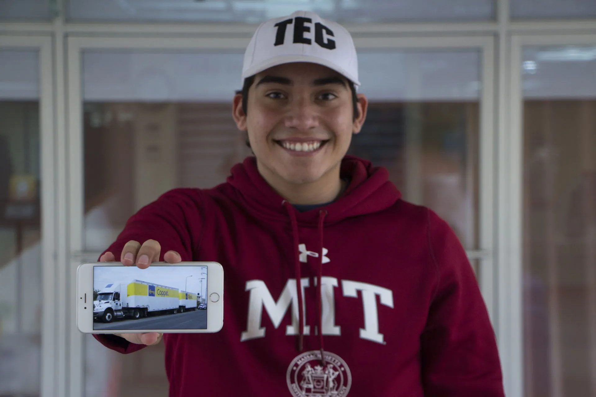 Estudiantes de 10 campus del Tecnológico de Monterrey, entre ellos Veracruz, trabajarán, dirigidos por el Centro de Investigación Logística del Massachussets Institute of Technology (MIT), en un proyecto de logística de transporte para Coppel.