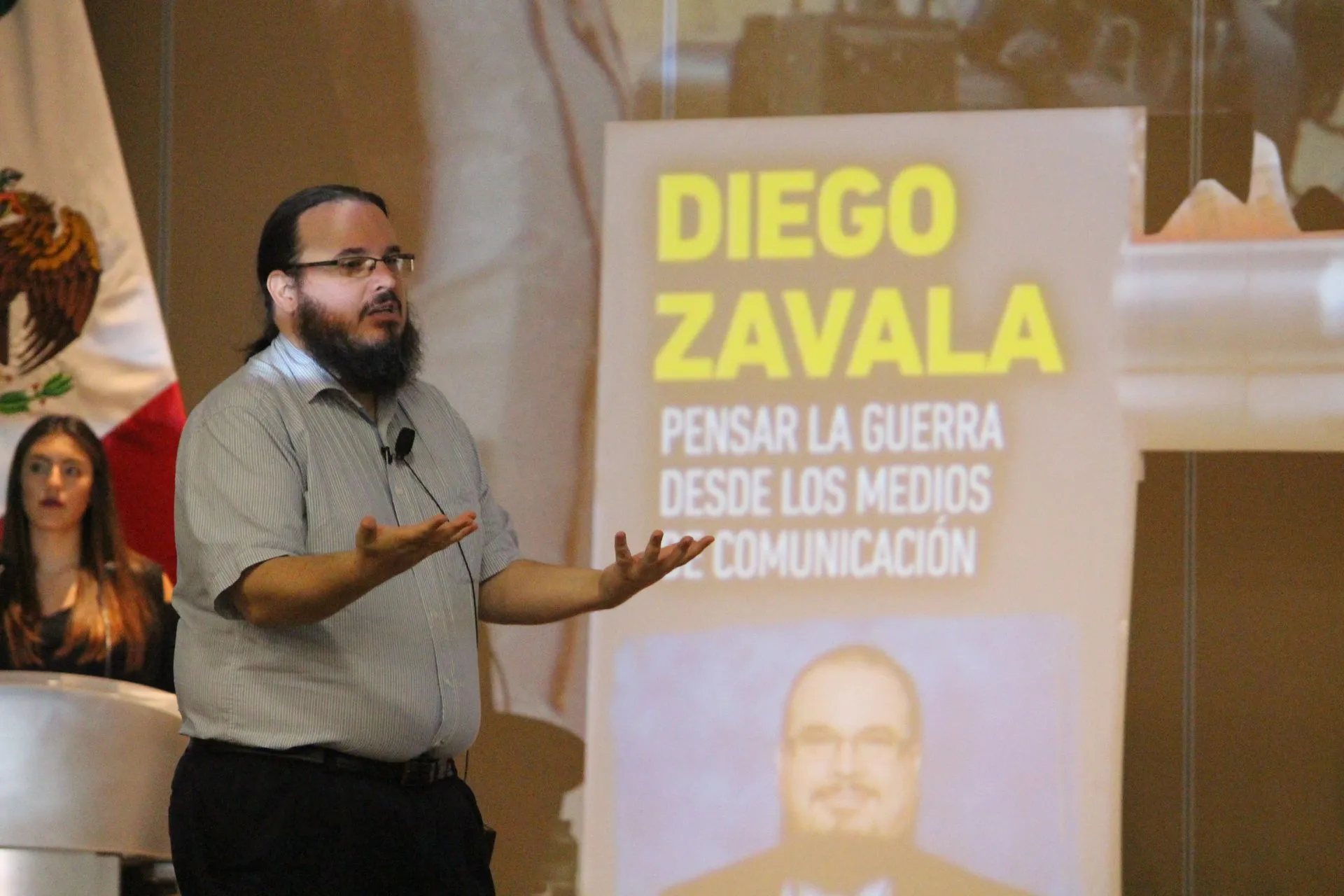 Expertos de diversas áreas fueron invitados a participar y exponer desde diferentes perspectivas los beneficios y perjuicios que cada involucrado mantiene en un conflicto bélico.