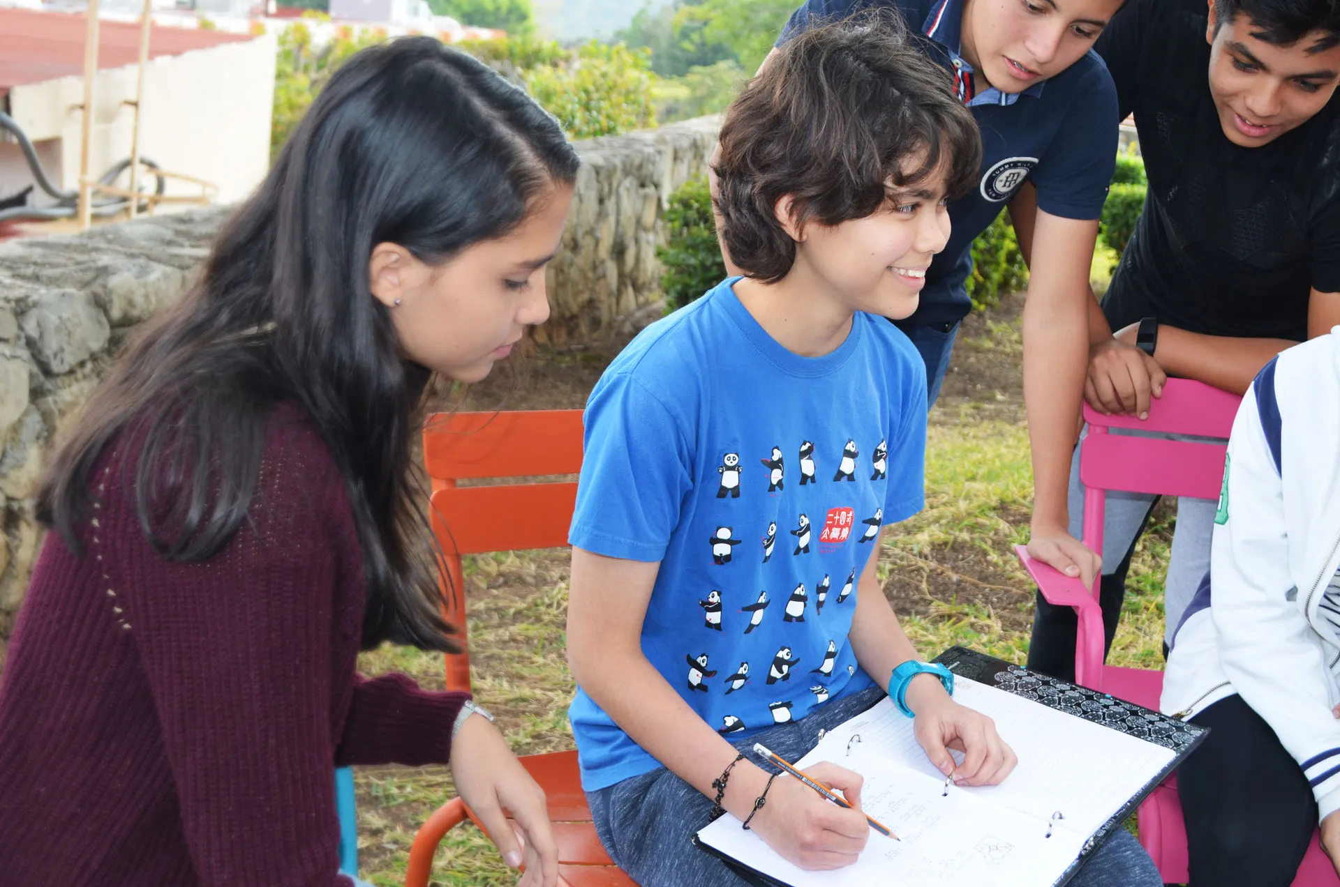 Sofia con sus compañeros de clase