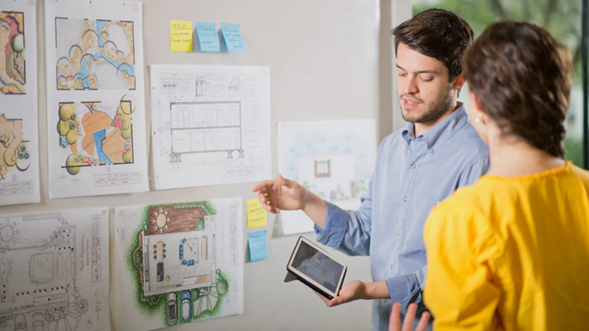 Alumnos de la Escuela de Arquitectura, Arte y Diseño