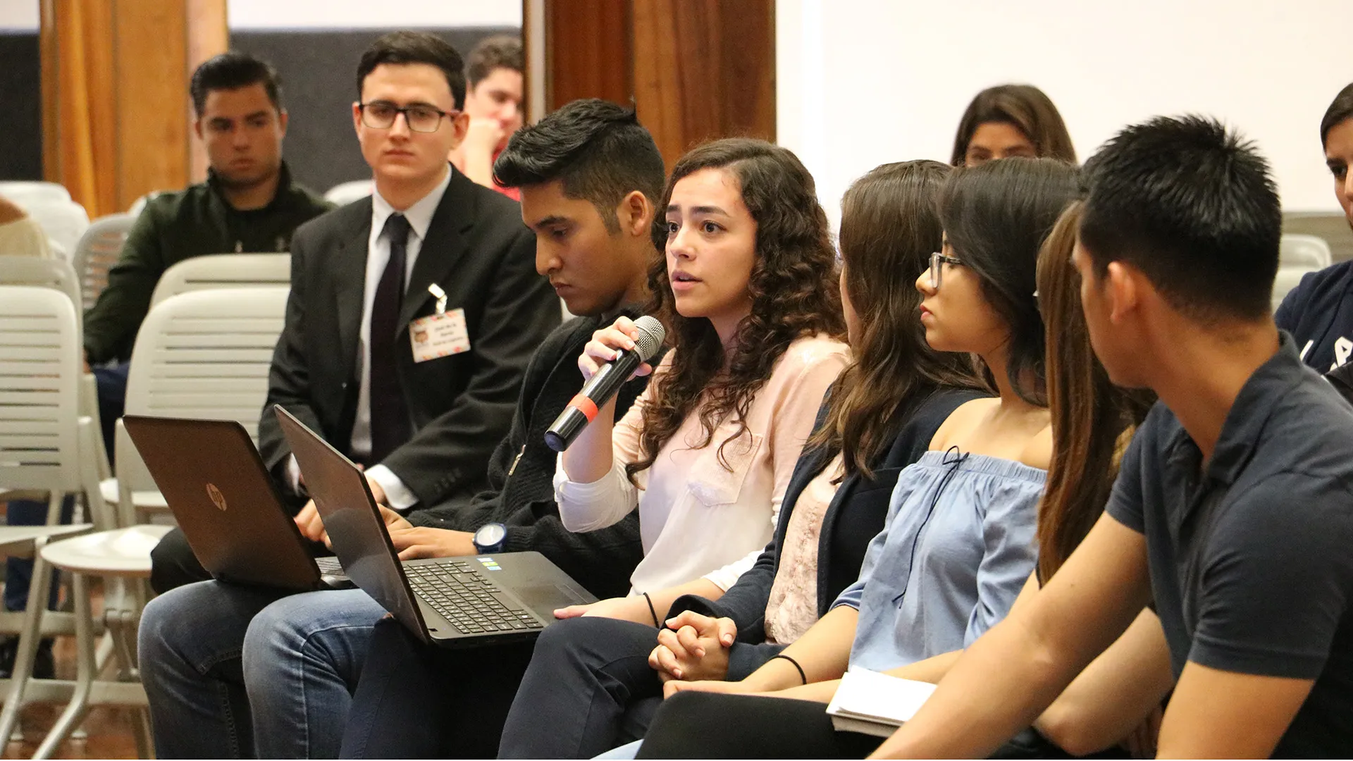 Alumnos de la Escuela de Gobierno, Ciencias Sociales y Gobierno