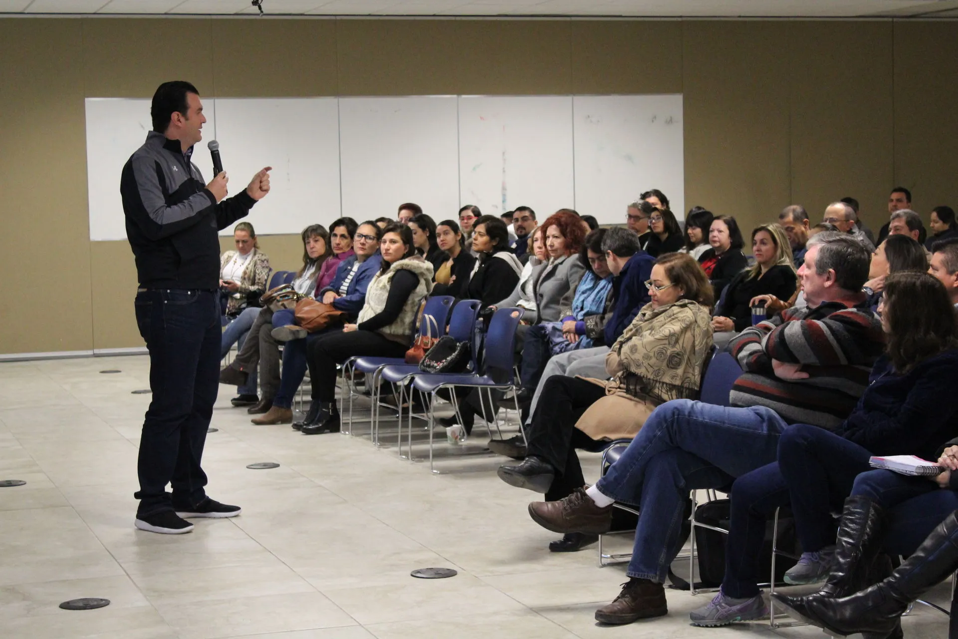 Dan bienvenida a prefesores de Laguna