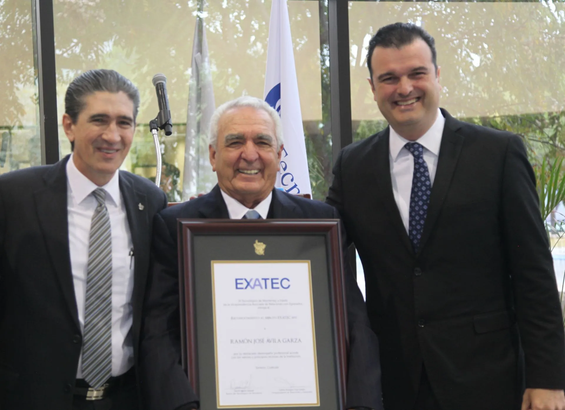 Galardonan a Ramón José Ávila con el Premio Mérito EXATEC 2017