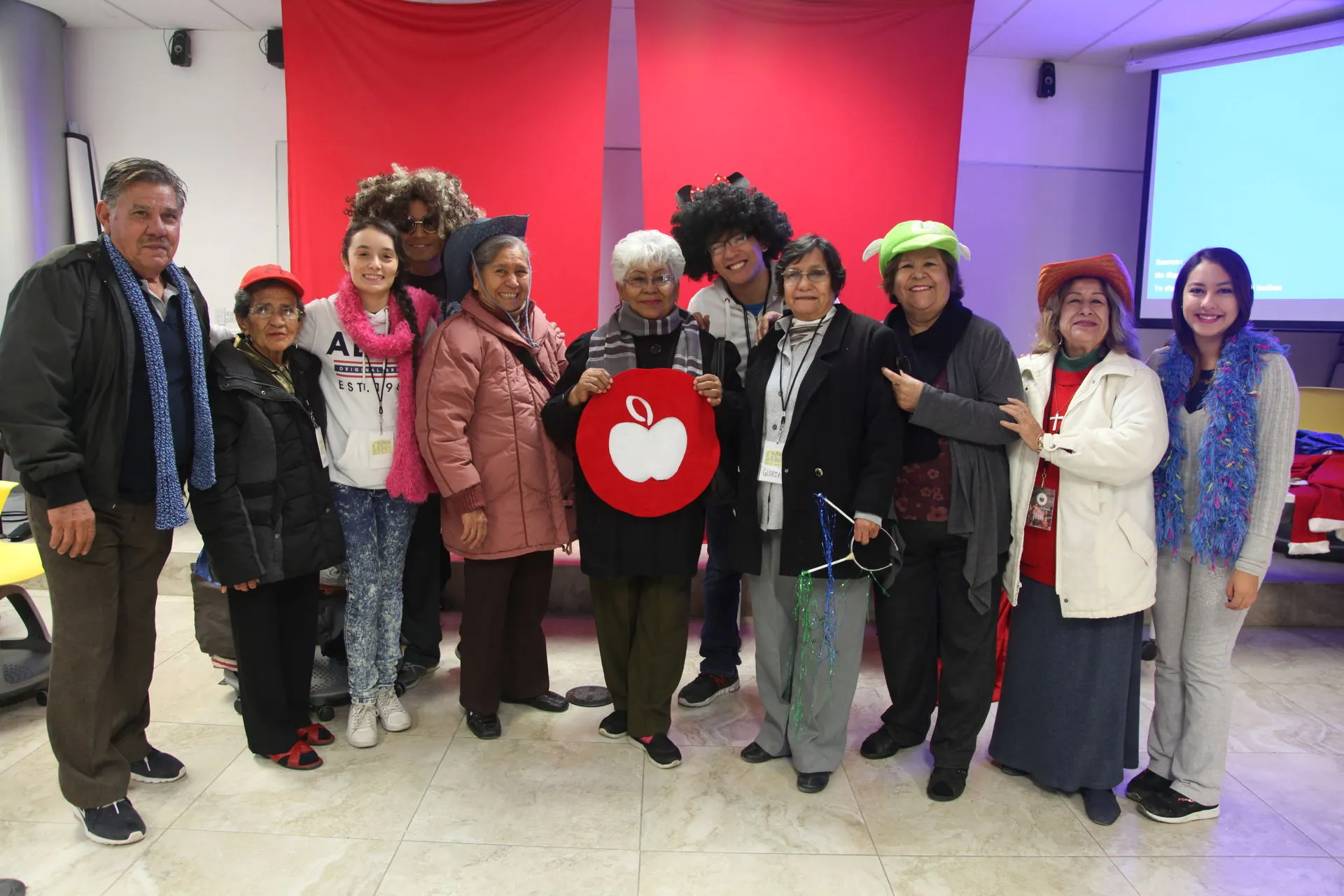 Adultos mayores hacen invierno en el Tec