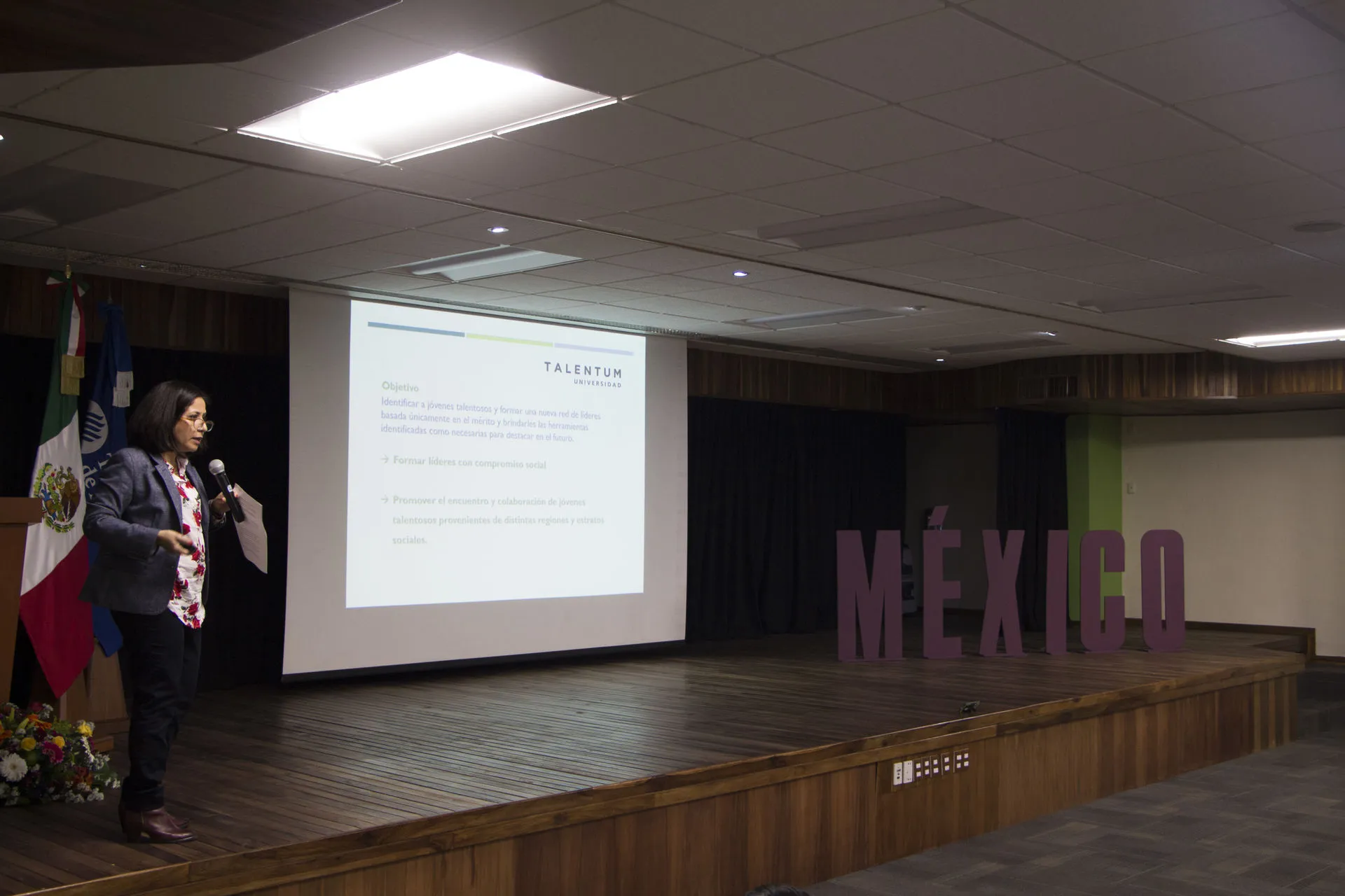 La Dra. Mónica Irene Camacho Lizárraga es Coordinadora de TALENTUM Universidades desde 2015.