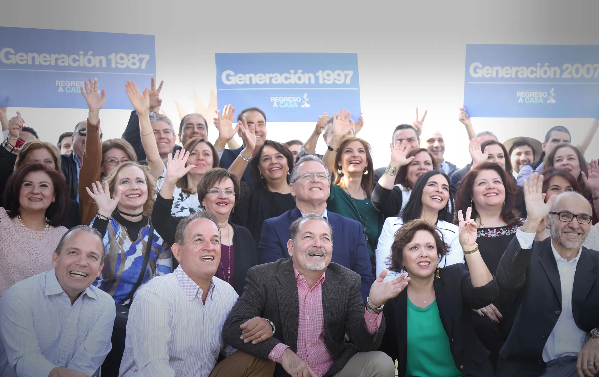 Exalumnos de regreso a su escuela
