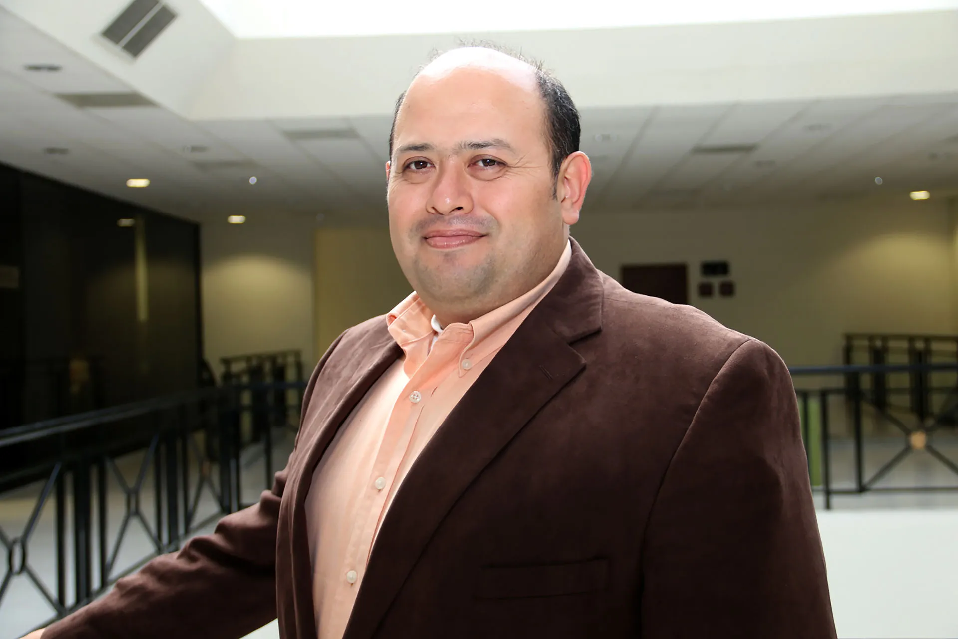 El profesor Salvador Leetoy realiza su estancia en la universidad estadounidense desde agosto 2017 y hasta Mayo 2018.