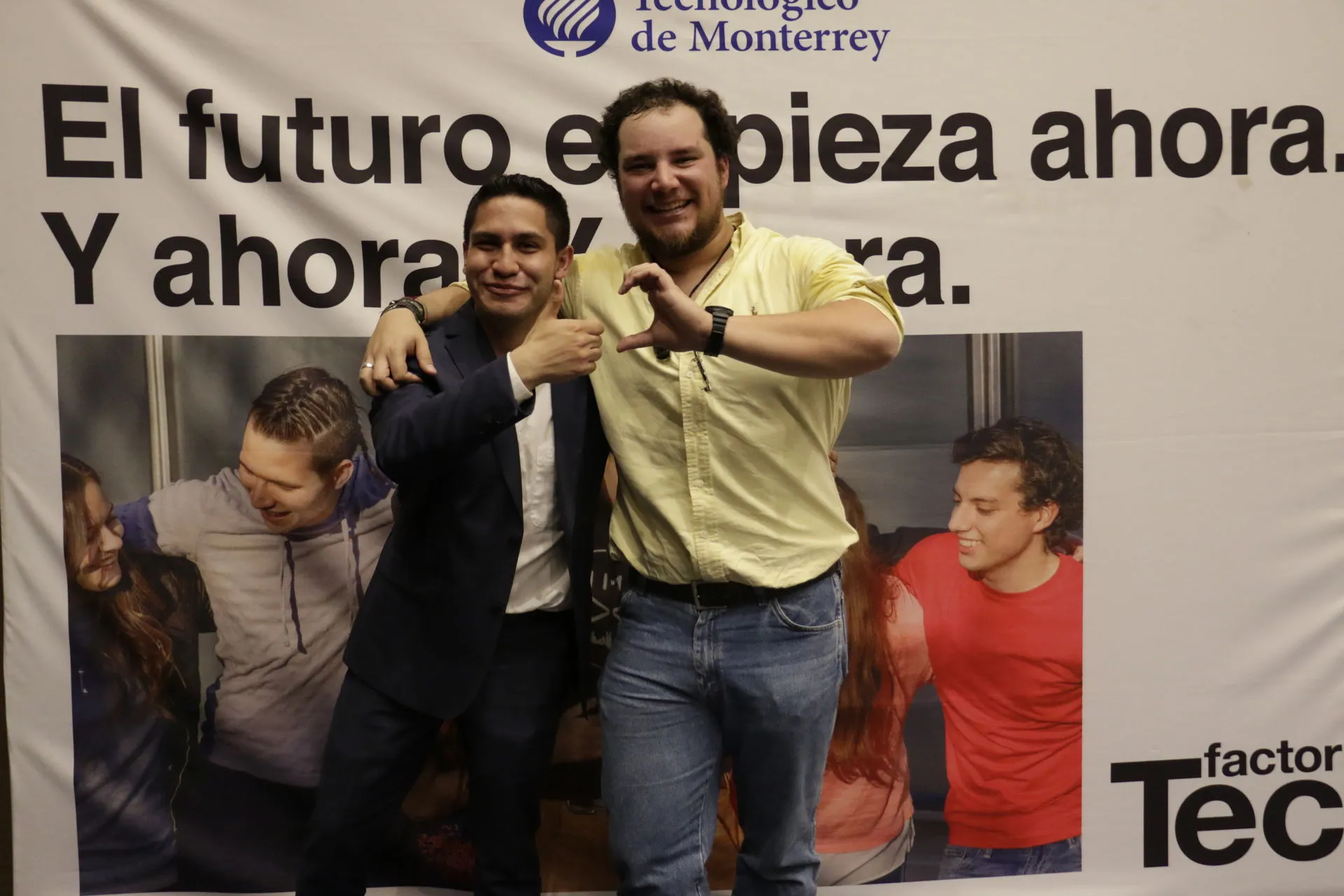 Frecuencia CEM, radiodifusora del Tecnológico de Monterrey en Estado de México, llevó a cabo la entrega del reconocimiento por trayectoria al mejor integrante de la estación.