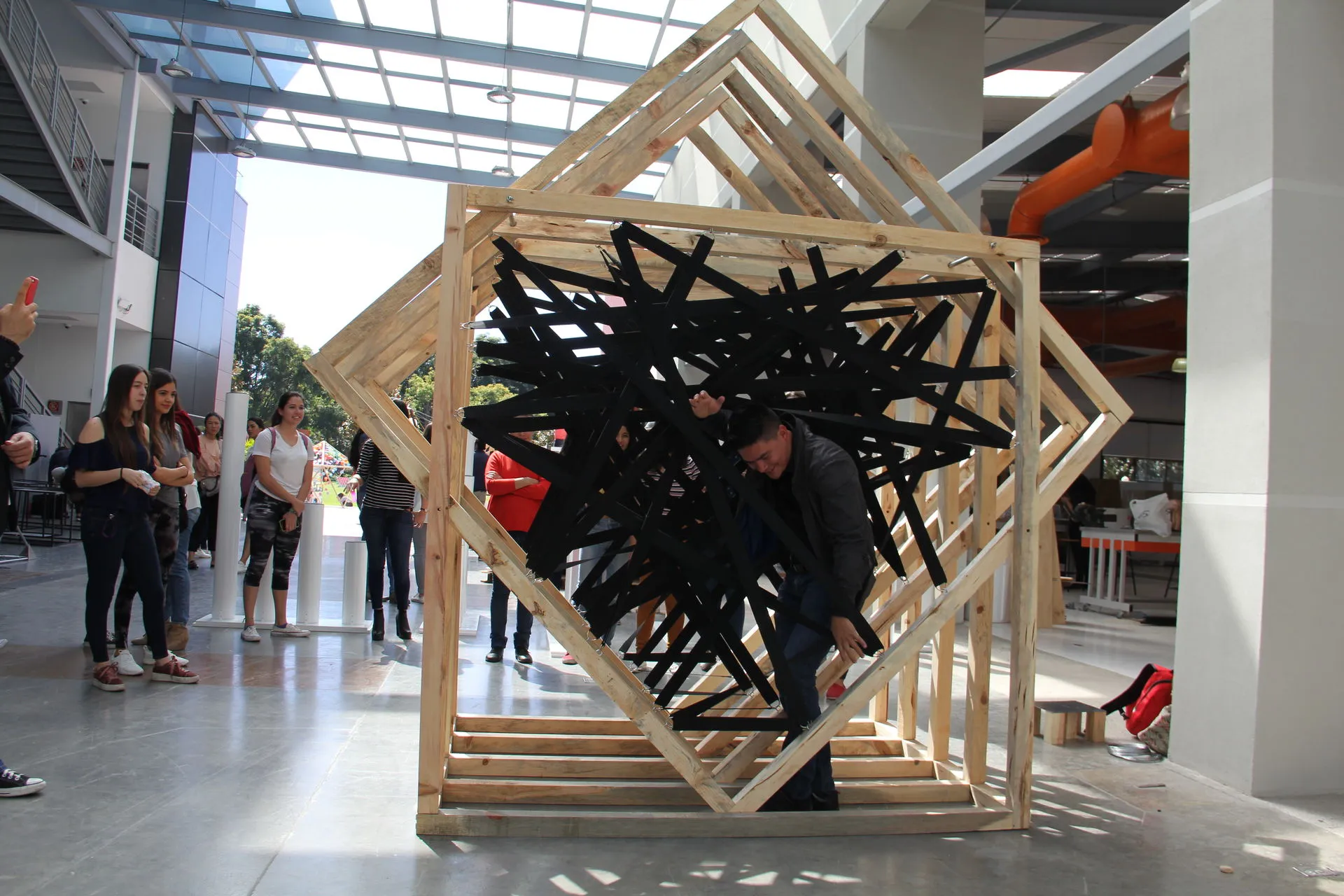 A través de los Semestres i, como lo es “Fantásticas Visiones”, los alumnos fortalecen y desarrollan competencias a través de experiencias vivenciales.