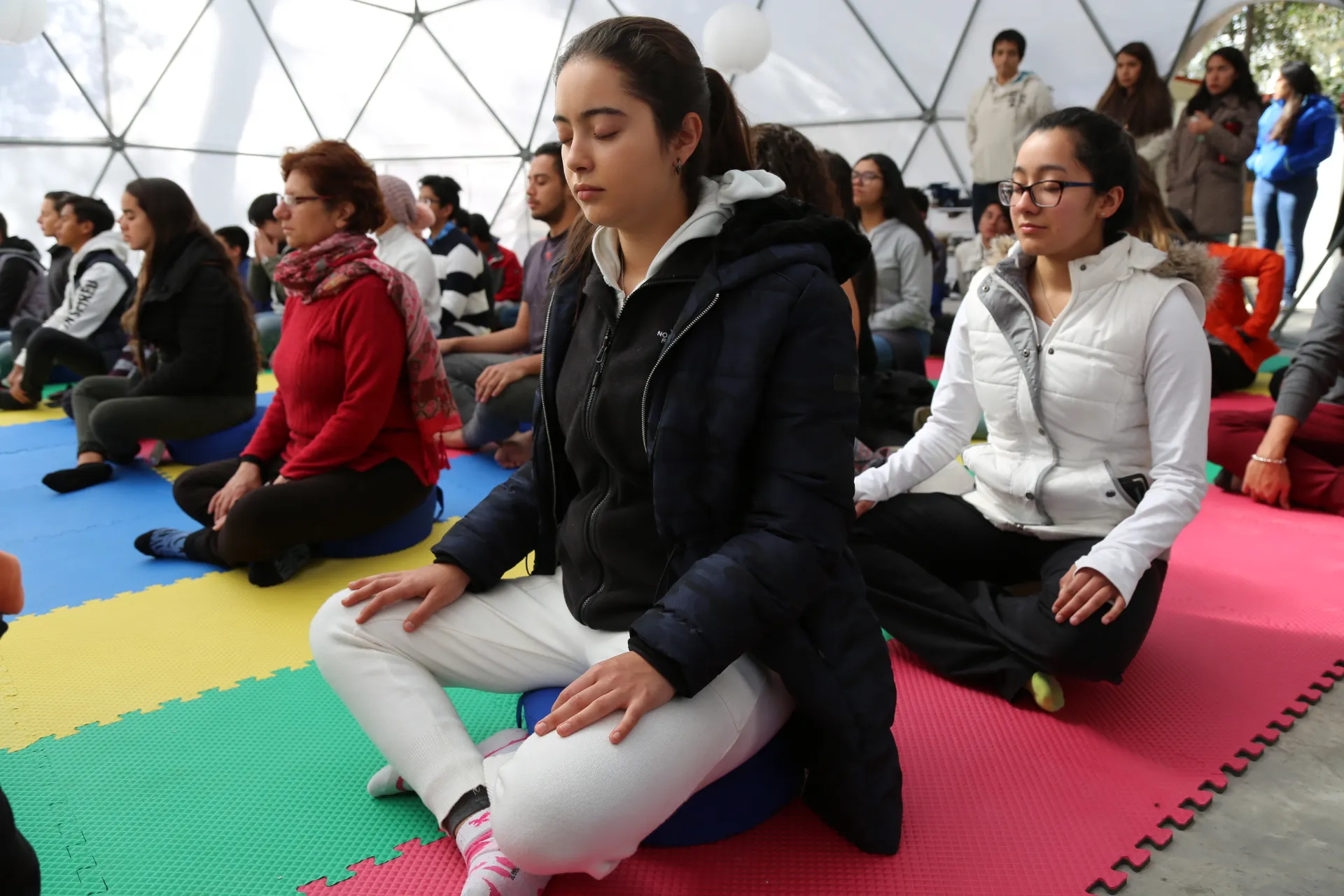 Alumna en ejercicio de meditación