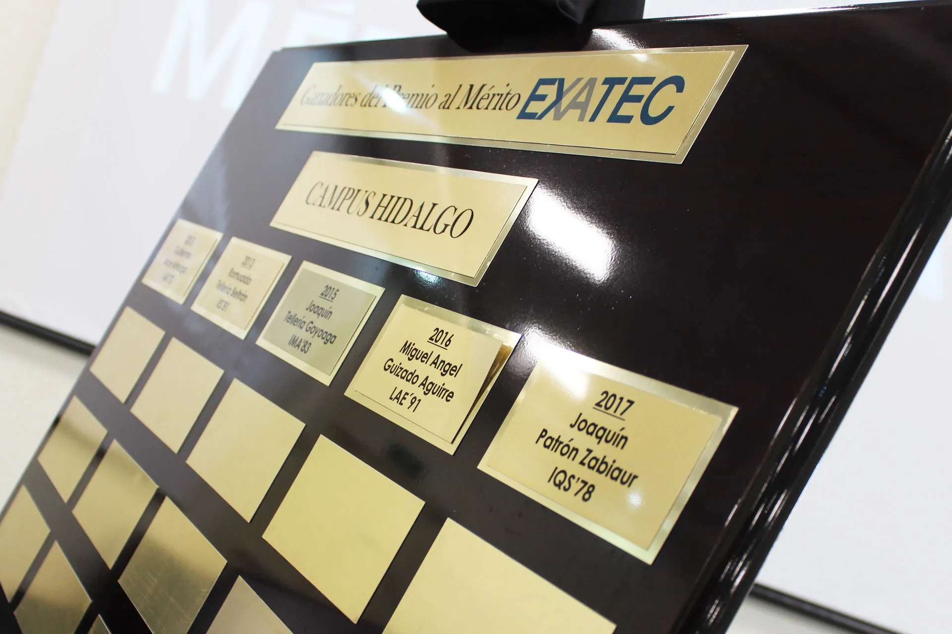 Placa Premio Mérito EXATEC
