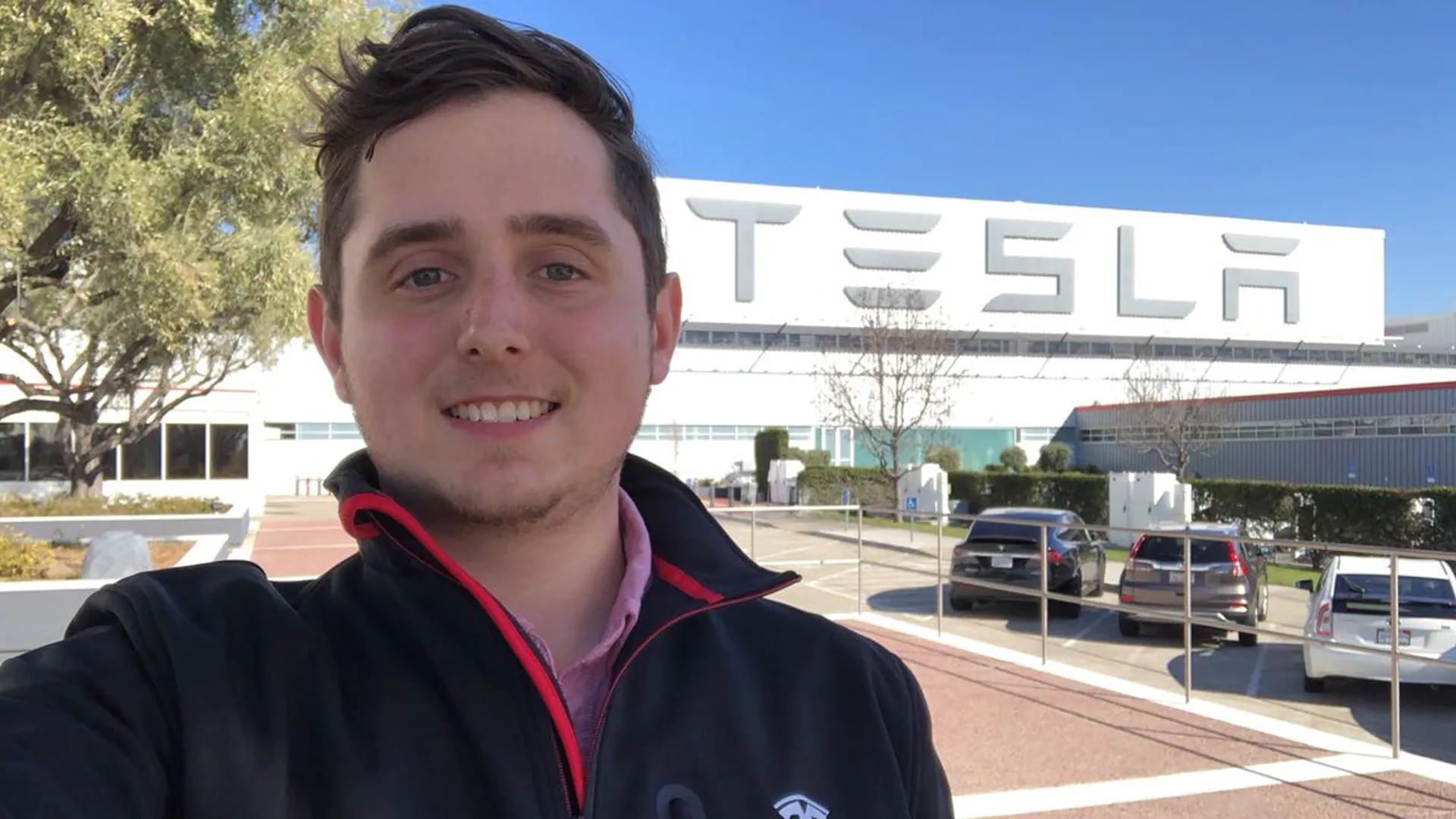 Pedro Mass en Tesla.