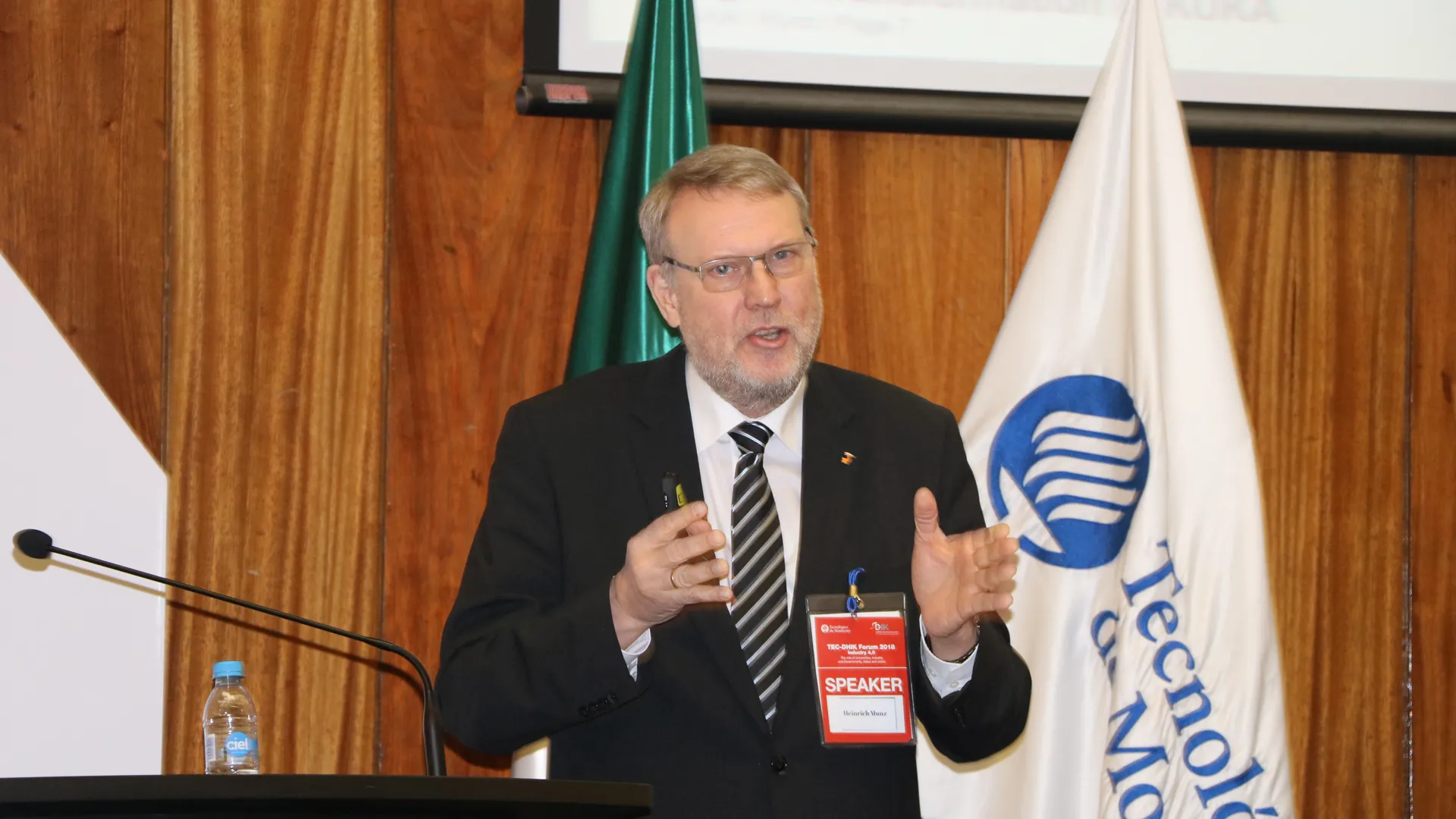 Heinrich Munz, de la empresa alemana KUKA