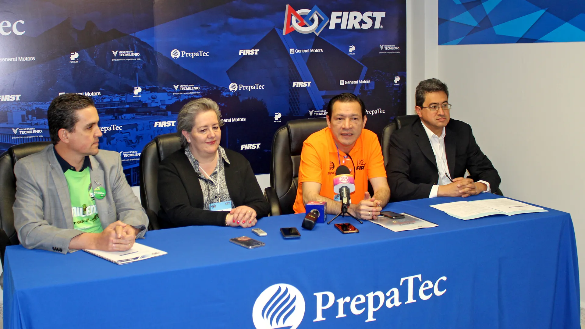 Rueda de prensa de FIRST Power Up Monterrey
