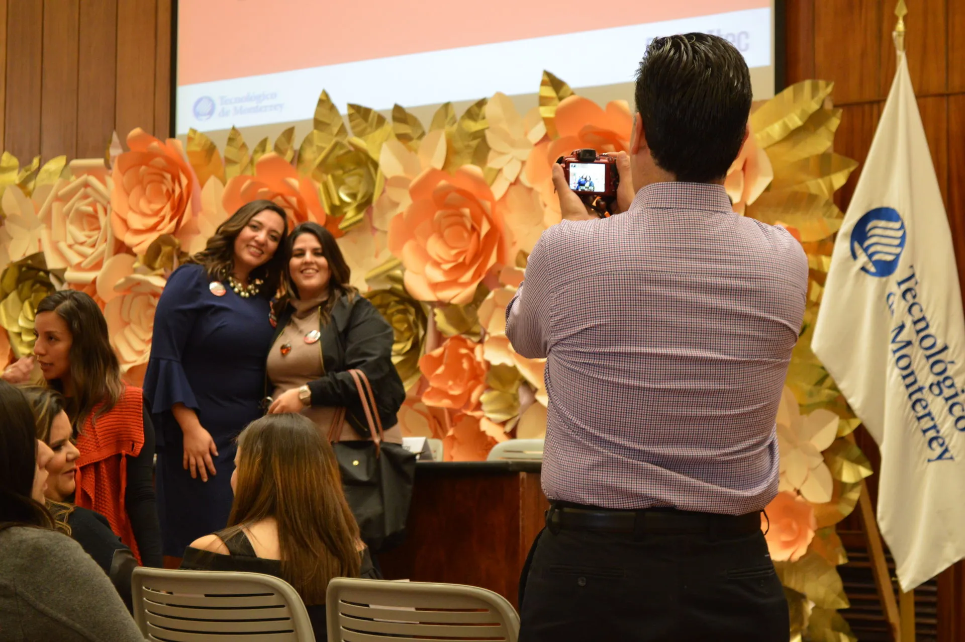 Mujeres en la ciencia, sobresalen en el Tec