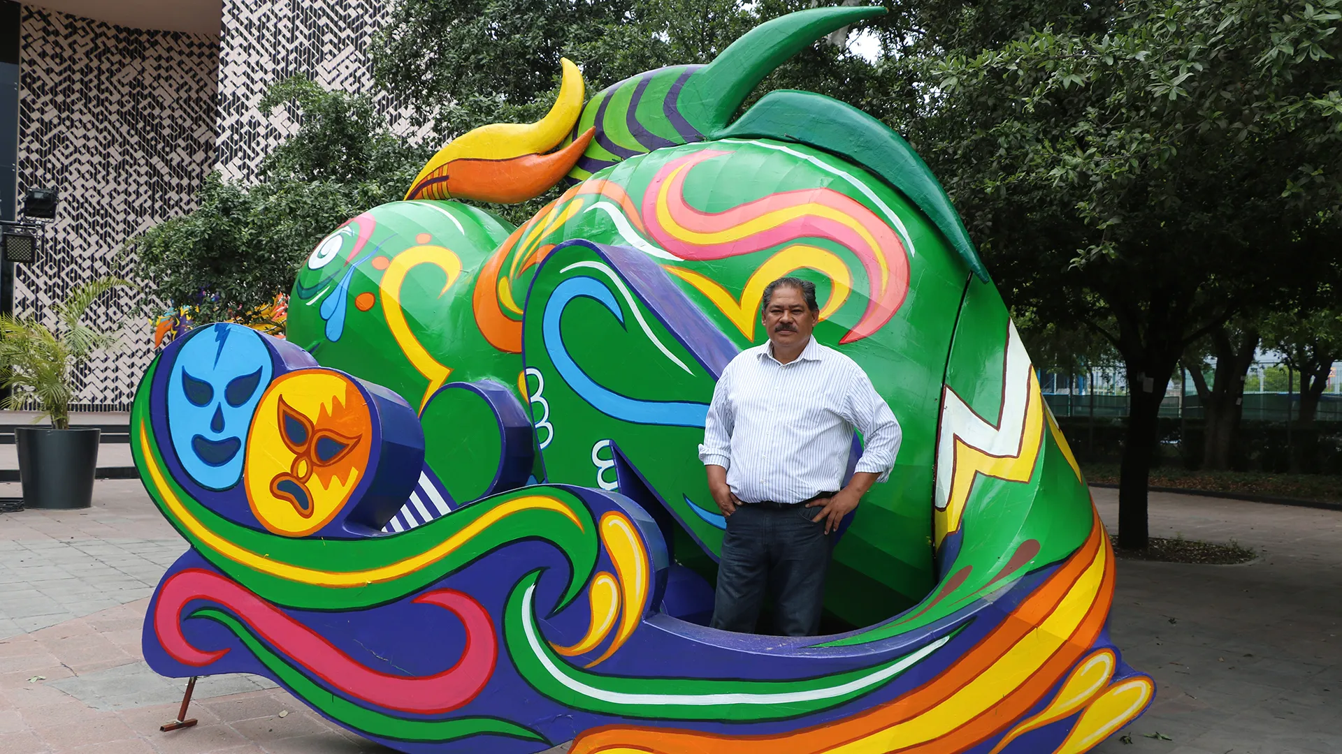 El escultor Javier Zarazua