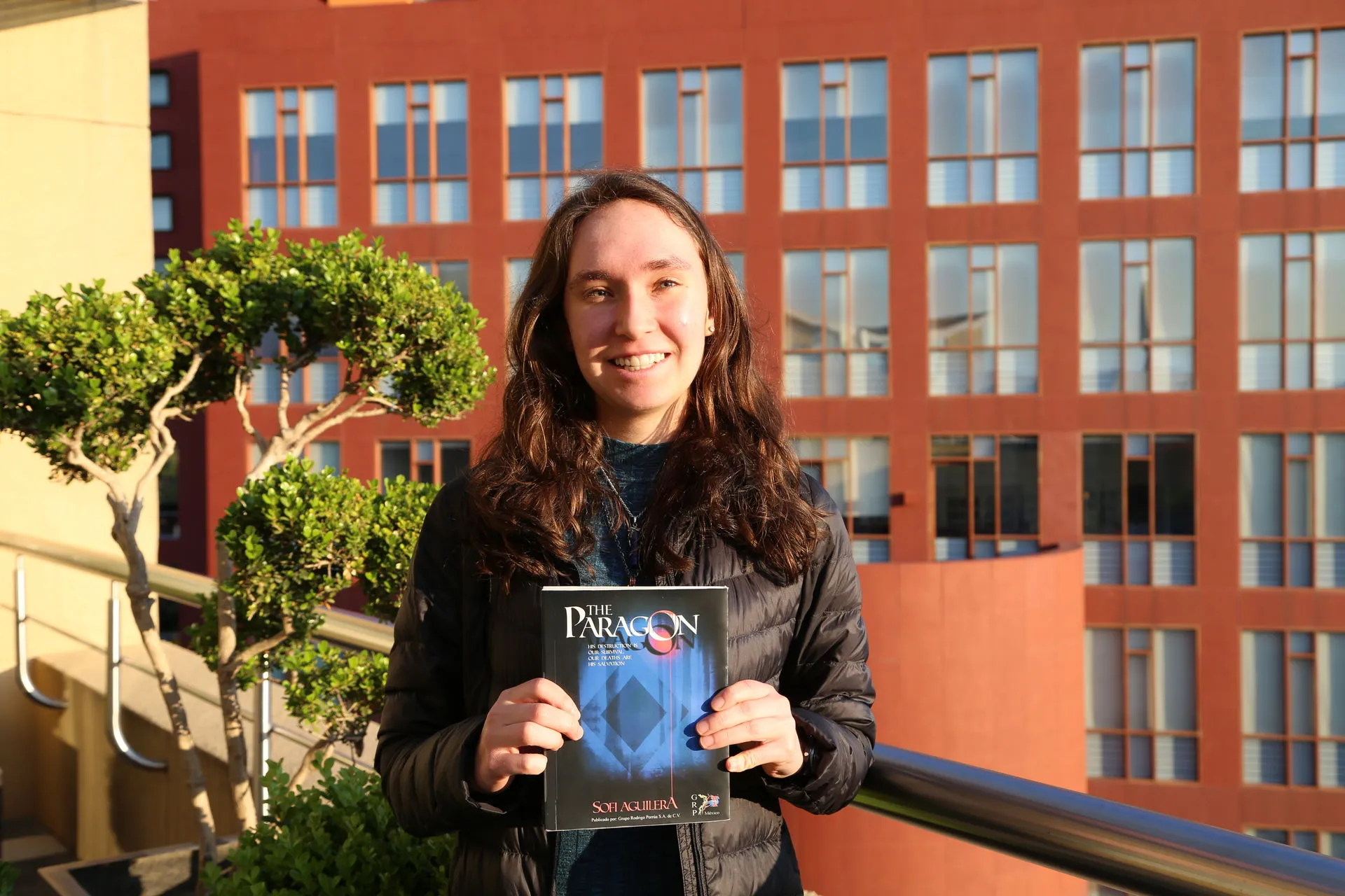 Sofía Aguilera y su libro The Paragon.