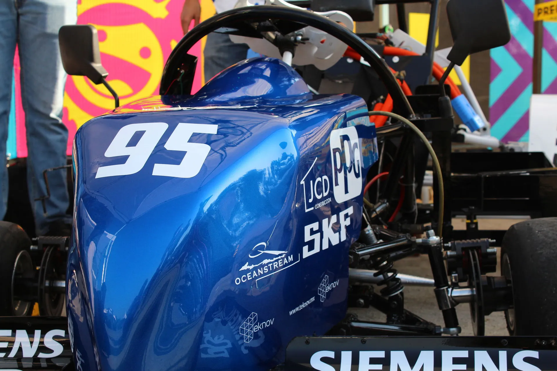 auto fórmula diseñado por alumnos