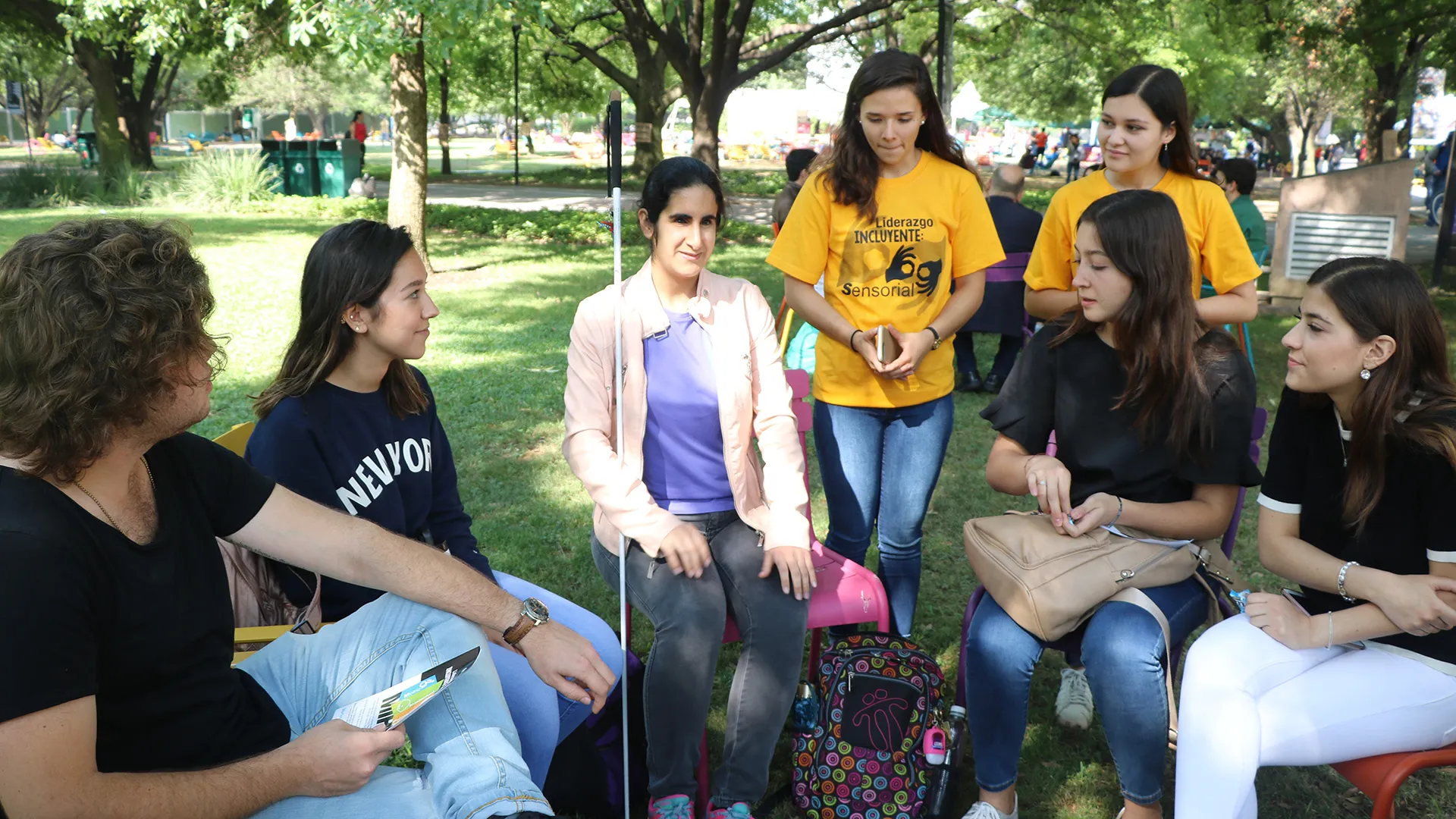 Vanessa Lazo, alumna de LED y quien es invidente, compartió su historia