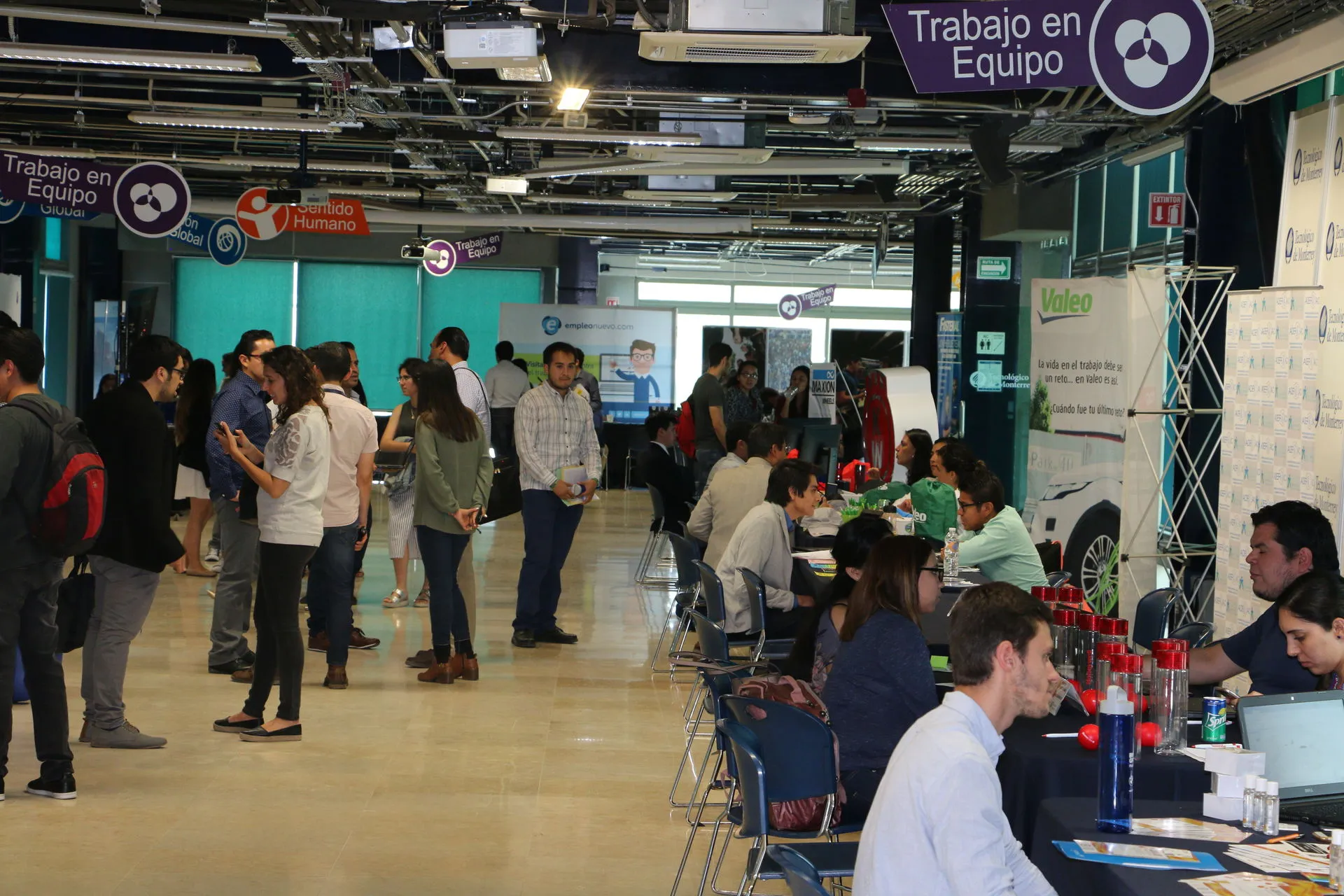 Más de 300 personas acudieron a EmpleaTec