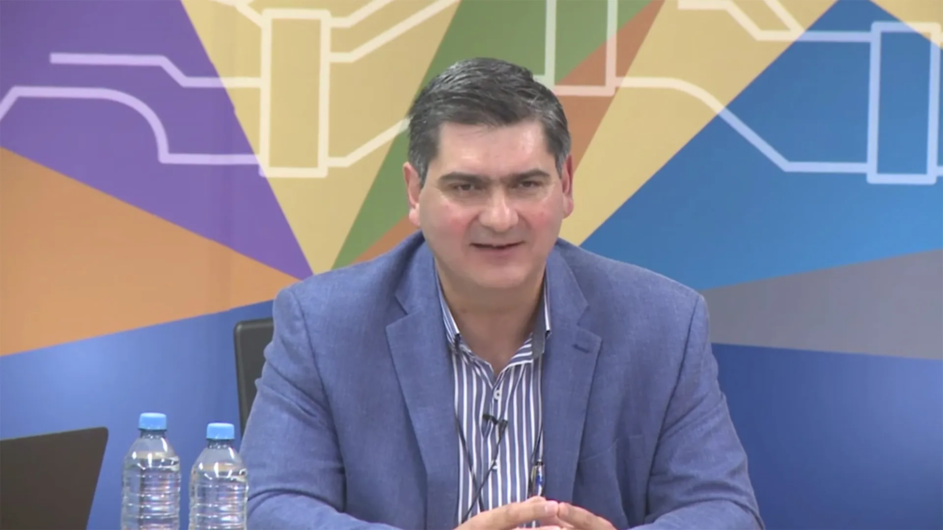 David Garza en mensaje a profesores