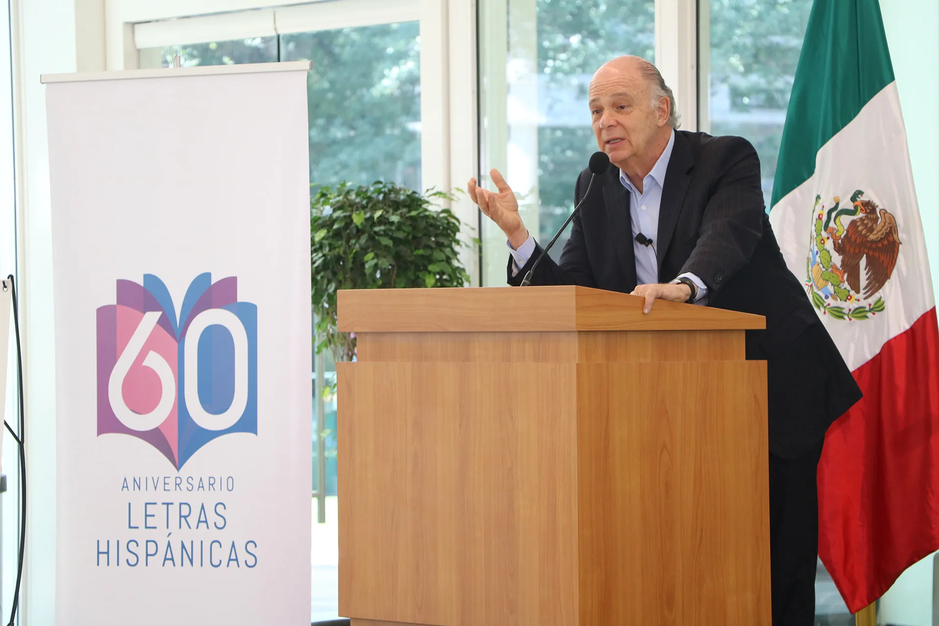 Enrique Krauze estuvo en el Tecnológico de Monterrey, en Monterrey