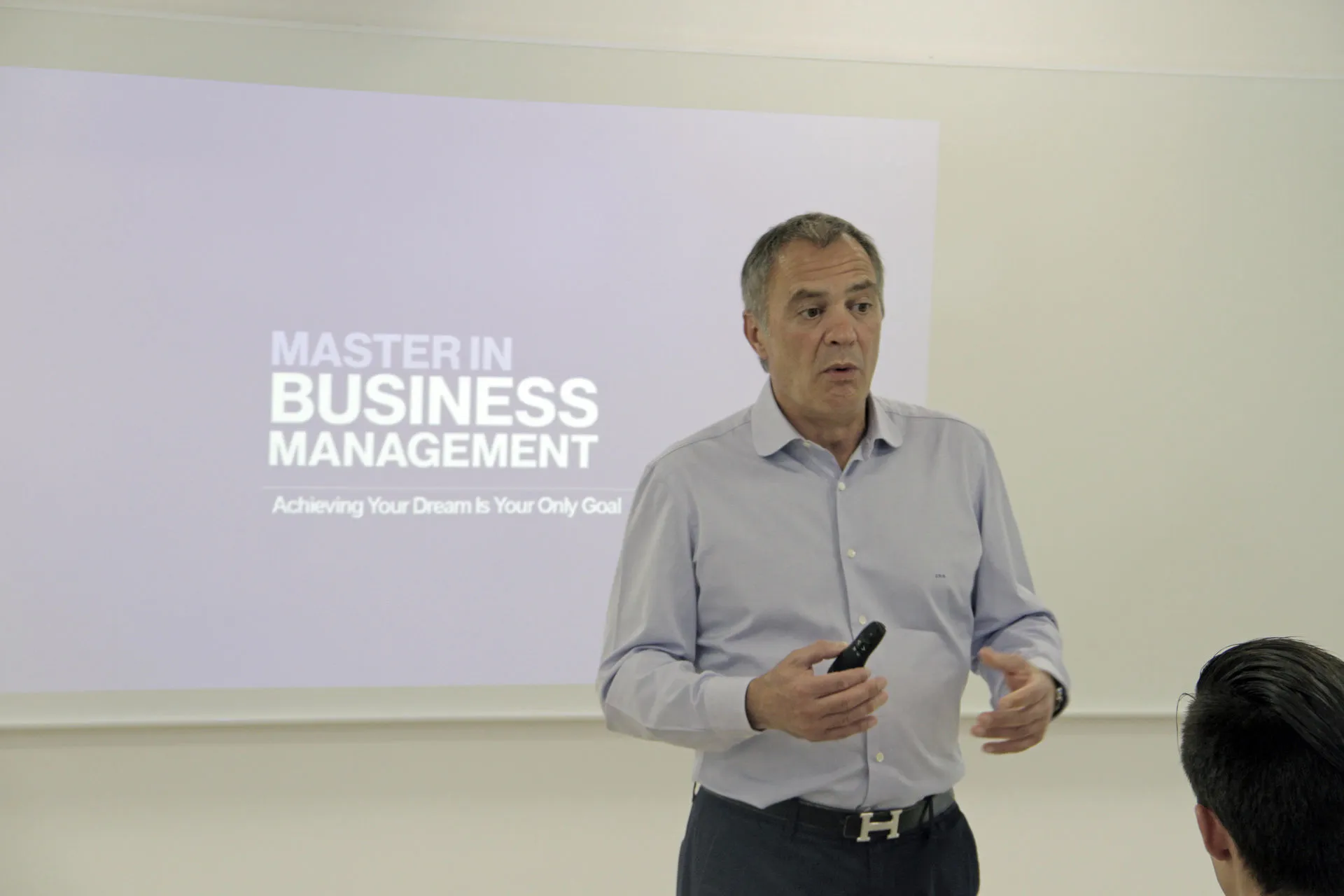 El Dr. Ignacio de la Vega en una Master Class