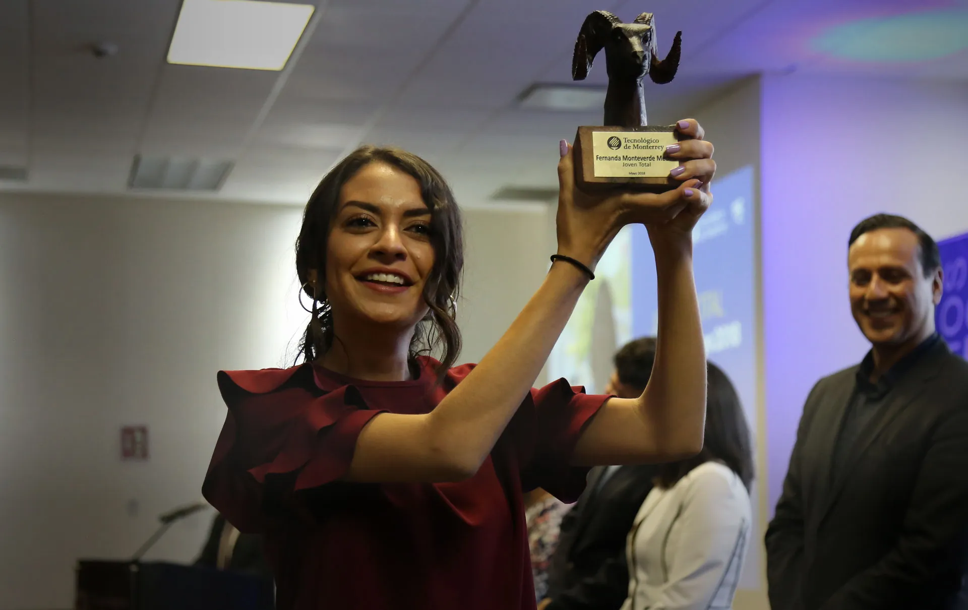 Alumna ganadora del premio Joven Total