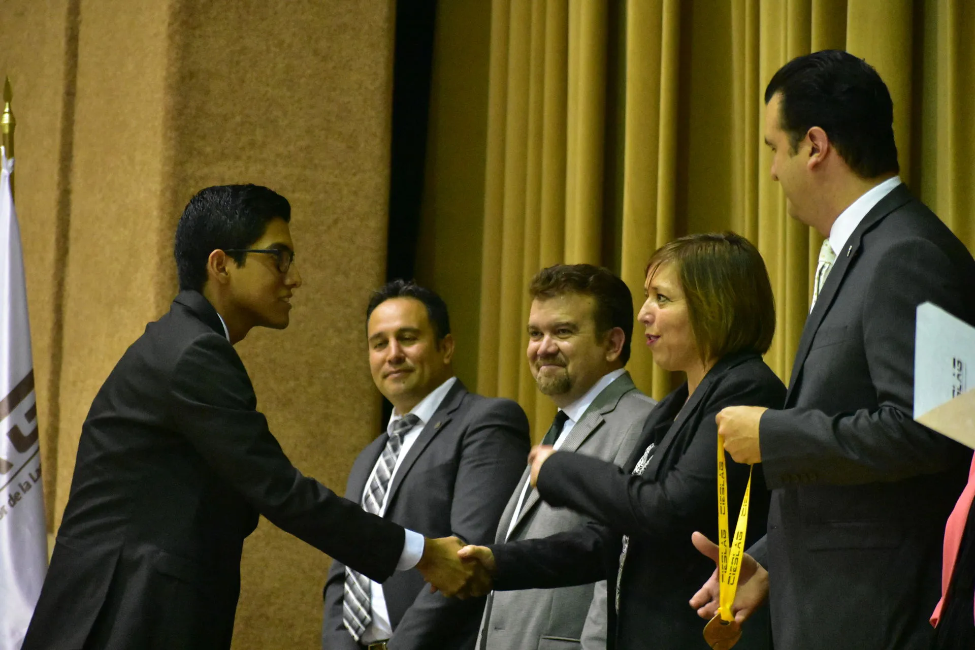 Reciben “Mérito CIESLAG” alumnos y profesor del Tec en Laguna