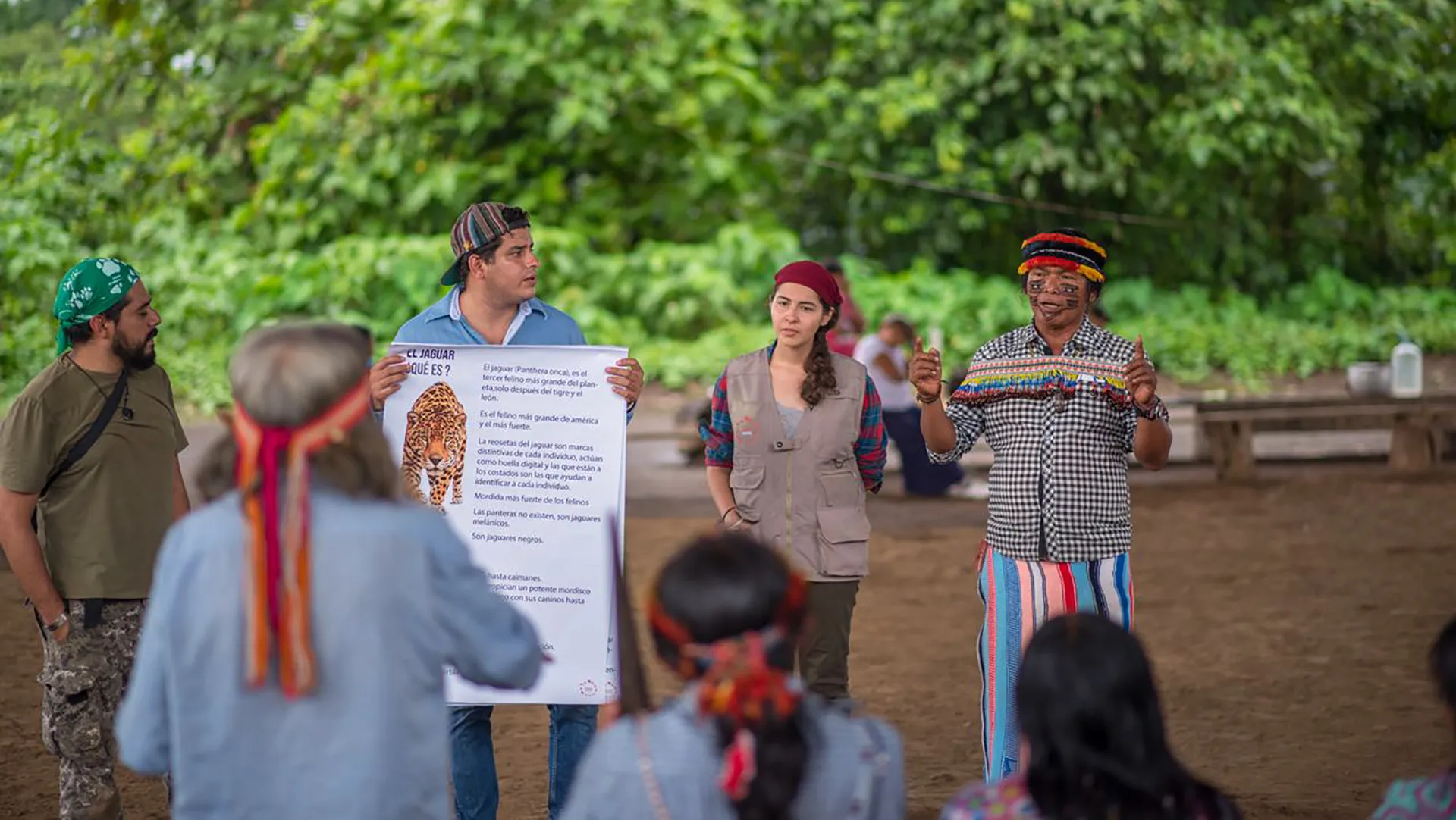 Imparten talleres de concientización de la importancia del jaguar a la comunidad de Achuar de Wachirpas, ubicada en la selva Amazónica en la zona de Pasataza, Ecuador.