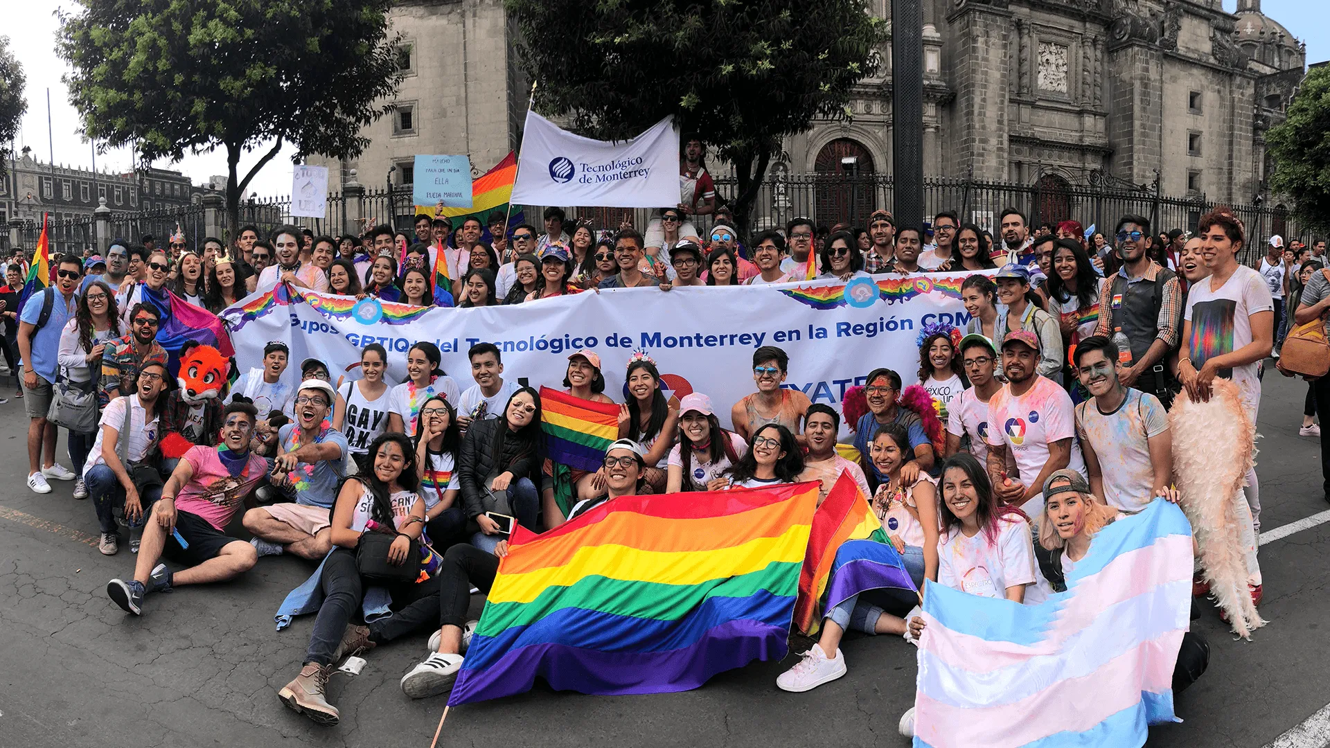 Marchan agrupaciones del Tec a favor de la diversidad