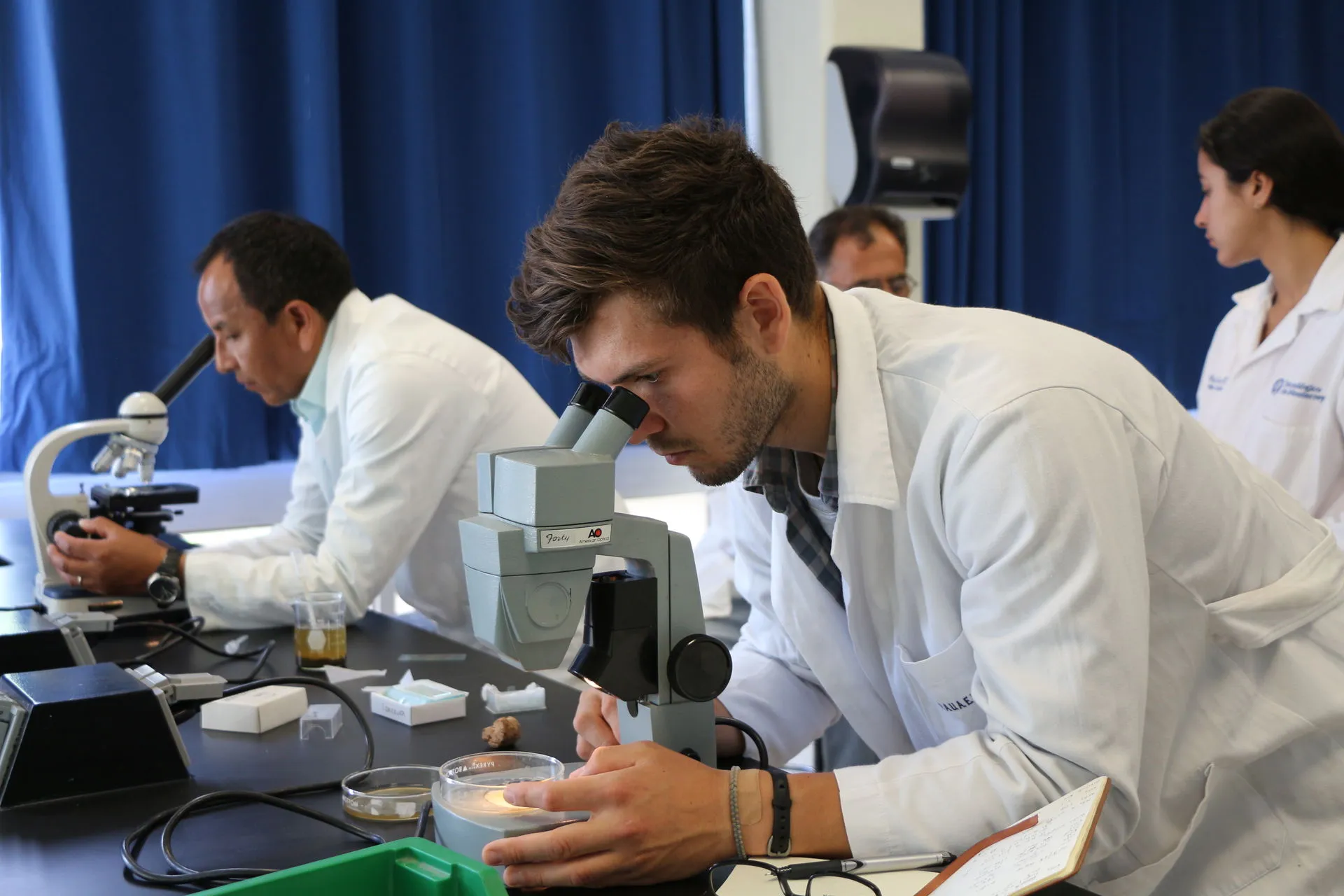 Investigadores del Tec