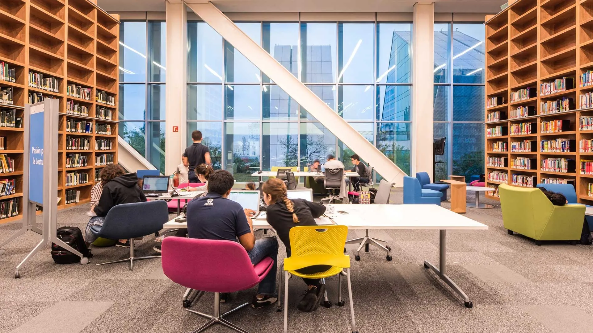 biblioteca del Tec de Monterrey