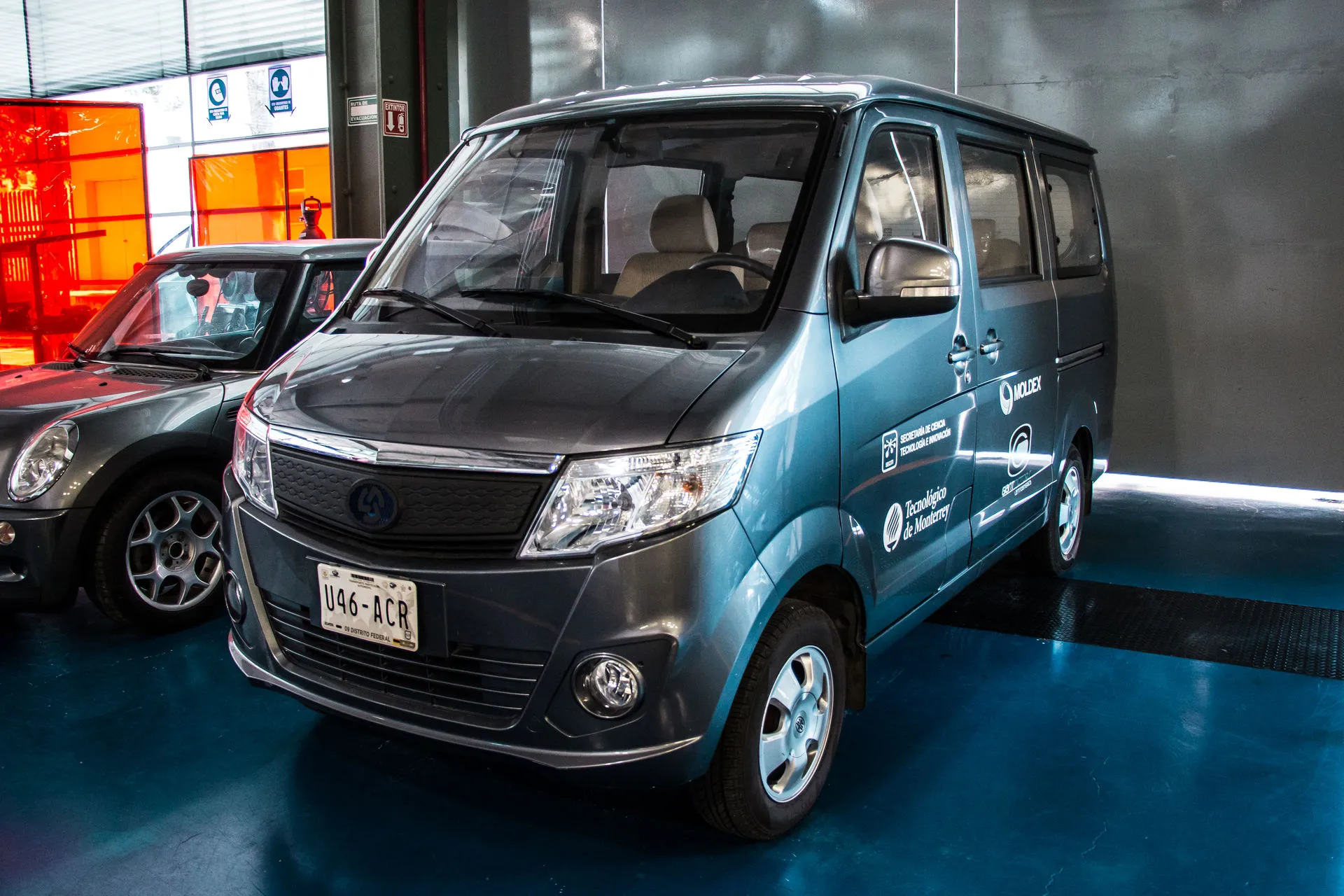 Vehículo eléctrico utilizado en laboratorios del Tecnológico de Monterrey en Toluca