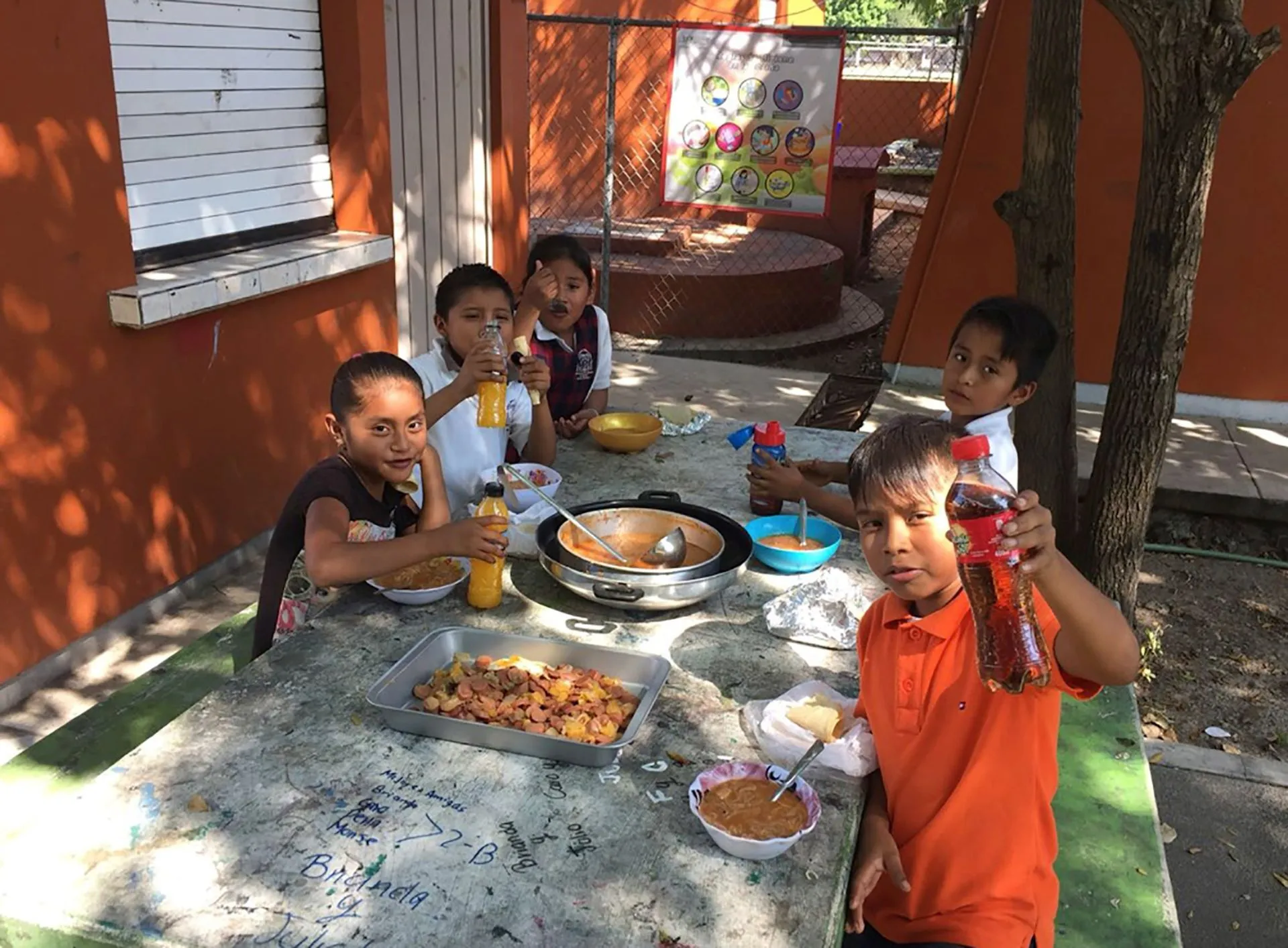 Comiendo juntos iniciativa PrepaTec Colima