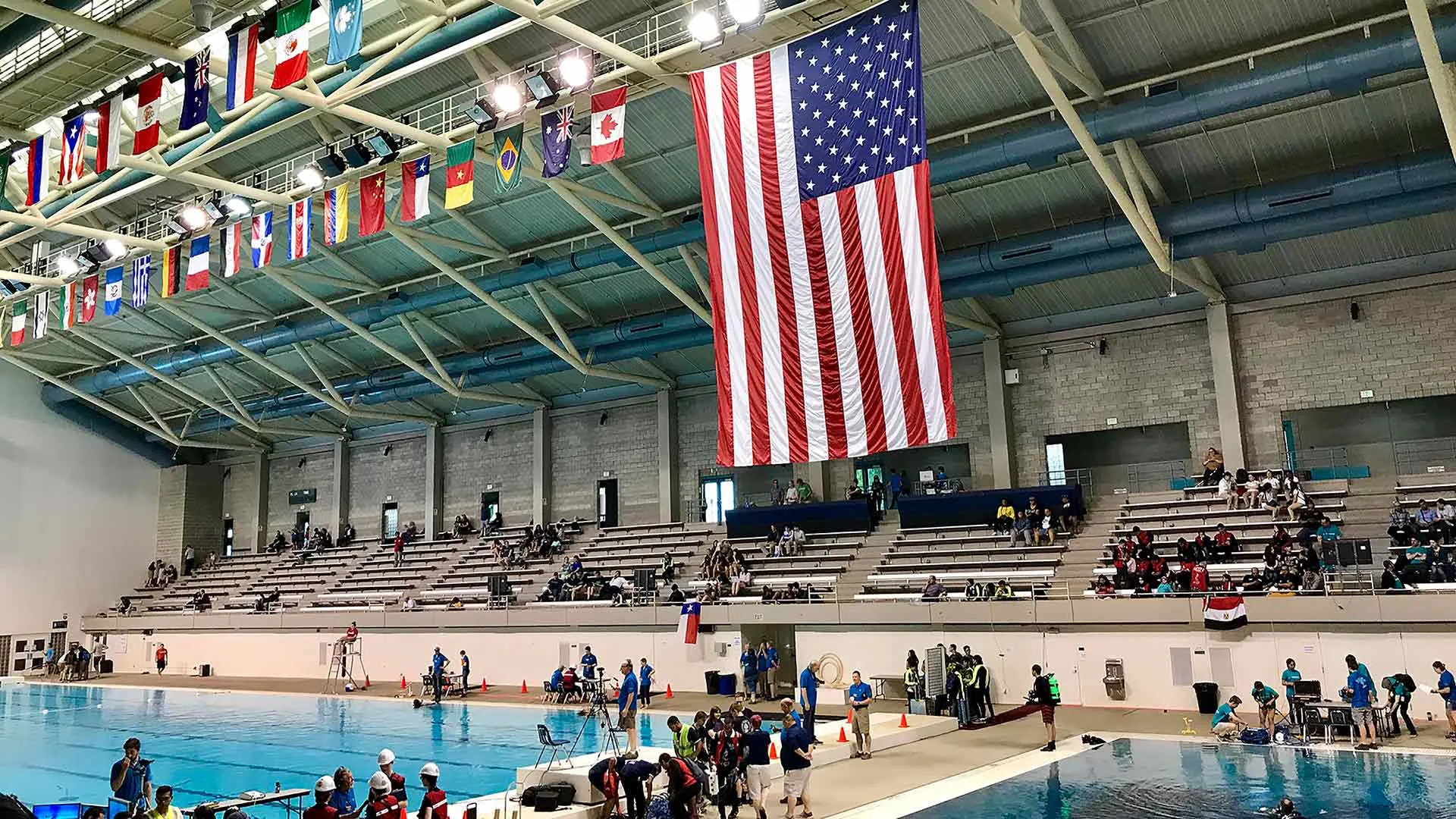 Diseñan robot submarino que compitió en final internacional