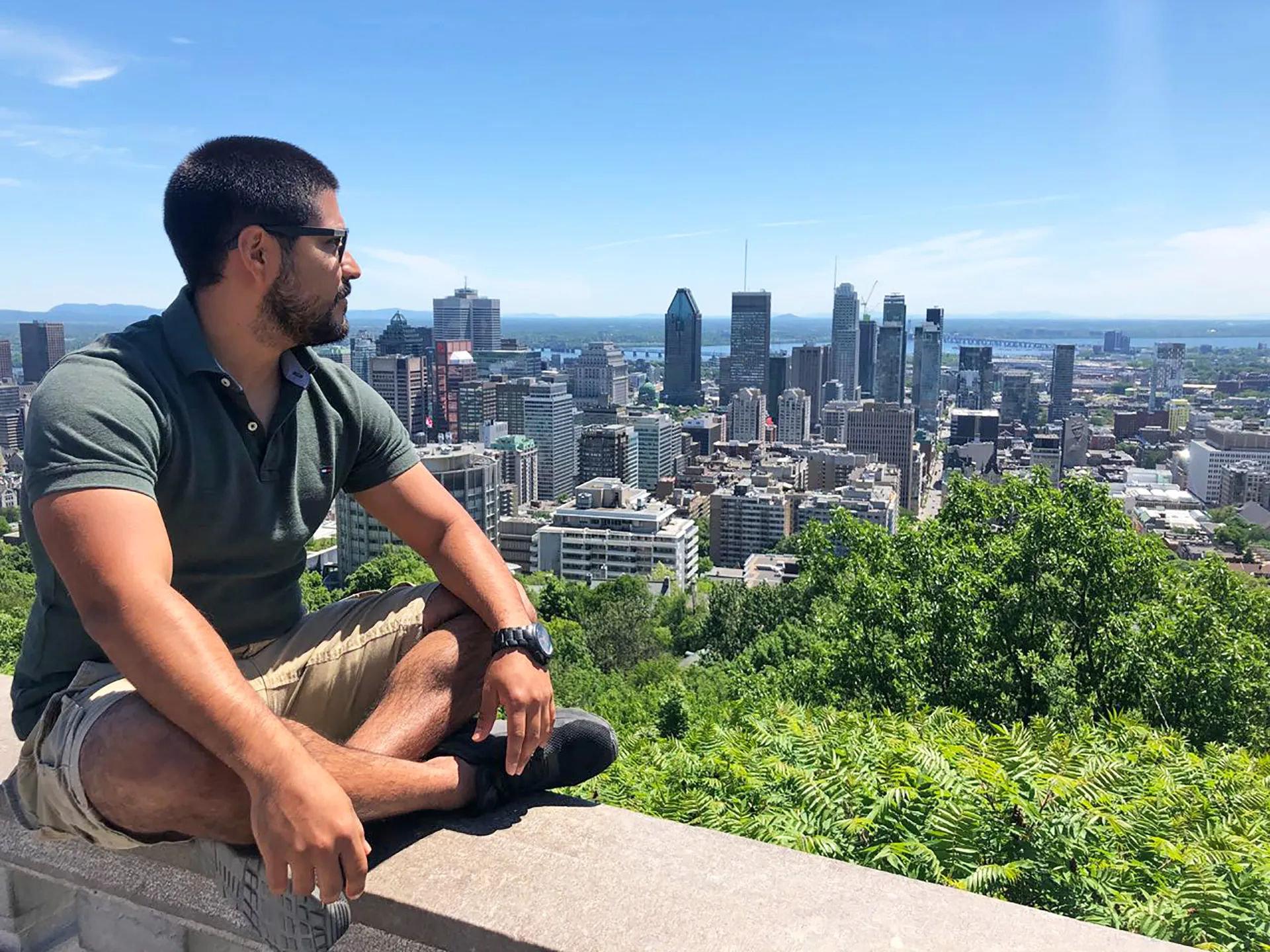 Santiago Córdova alumnos de Tec en estacia Canadá