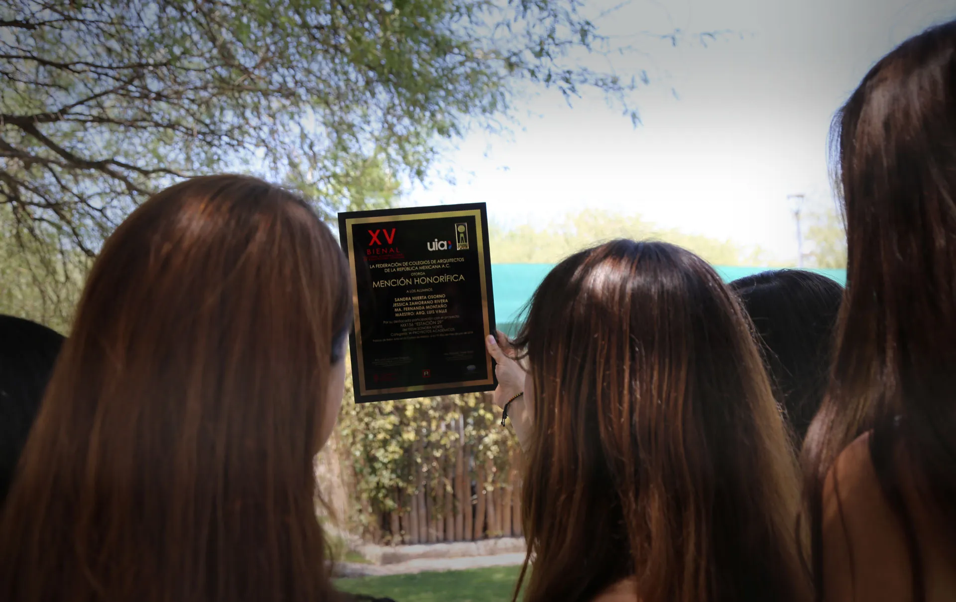 alumnas ganadoras de bienal nacional