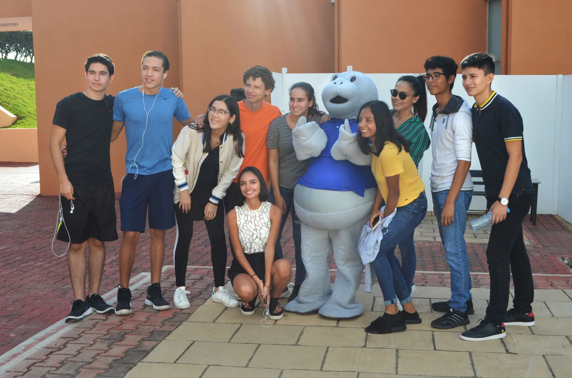 Alumnos inscritos al servicio con Manaties