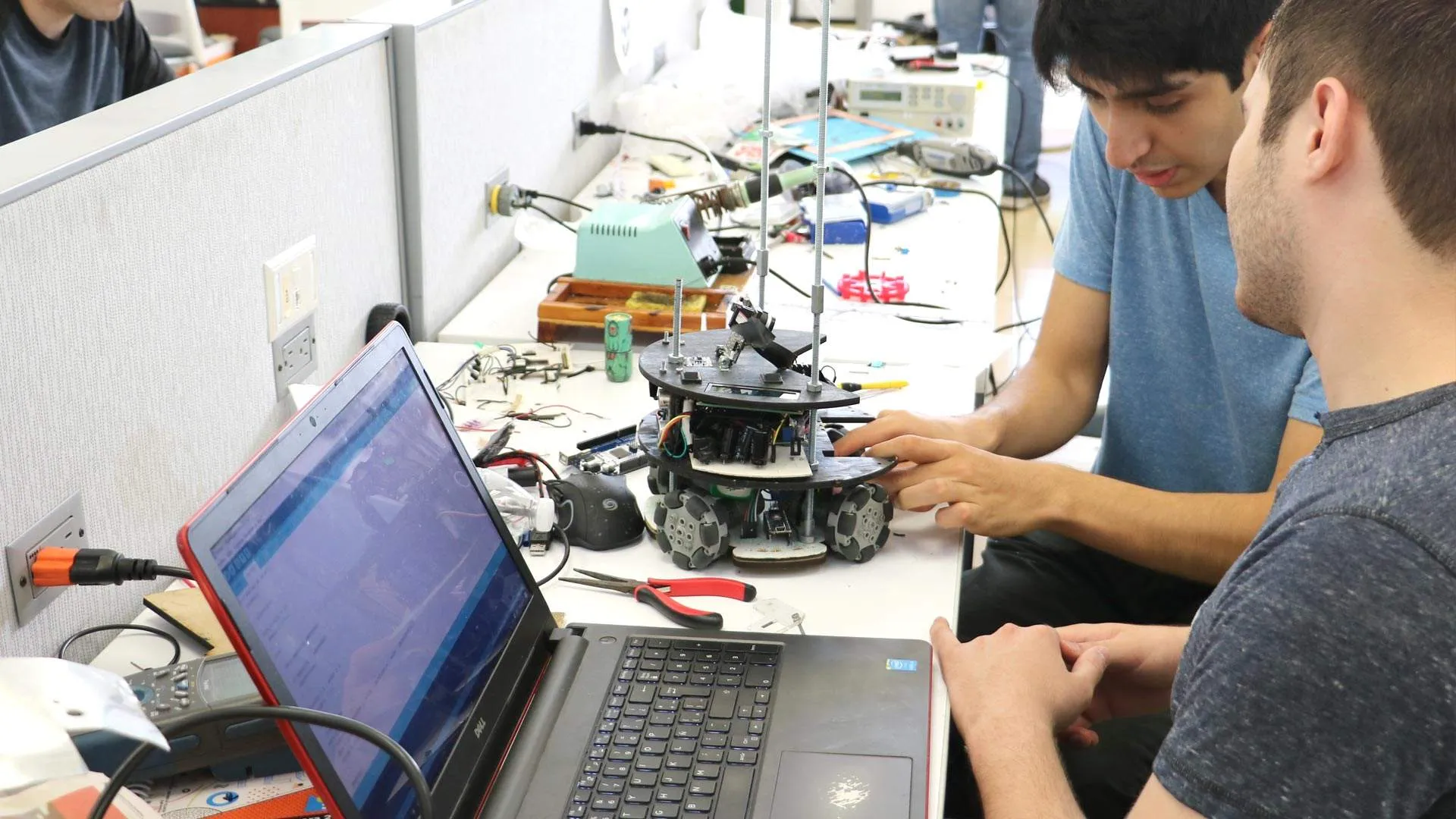 Escuela de Ingeniería y Ciencias