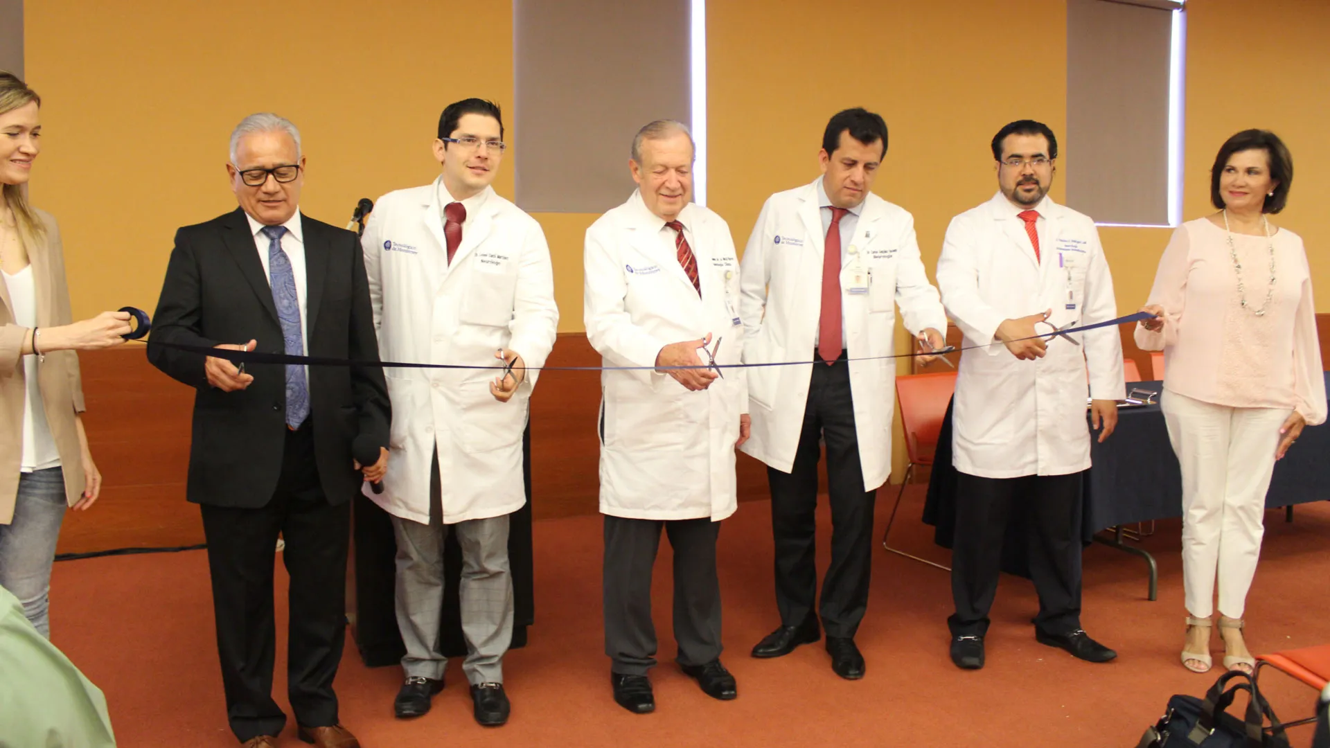 Abre TecSalud espacio para tratar la esclerosis múltiple 